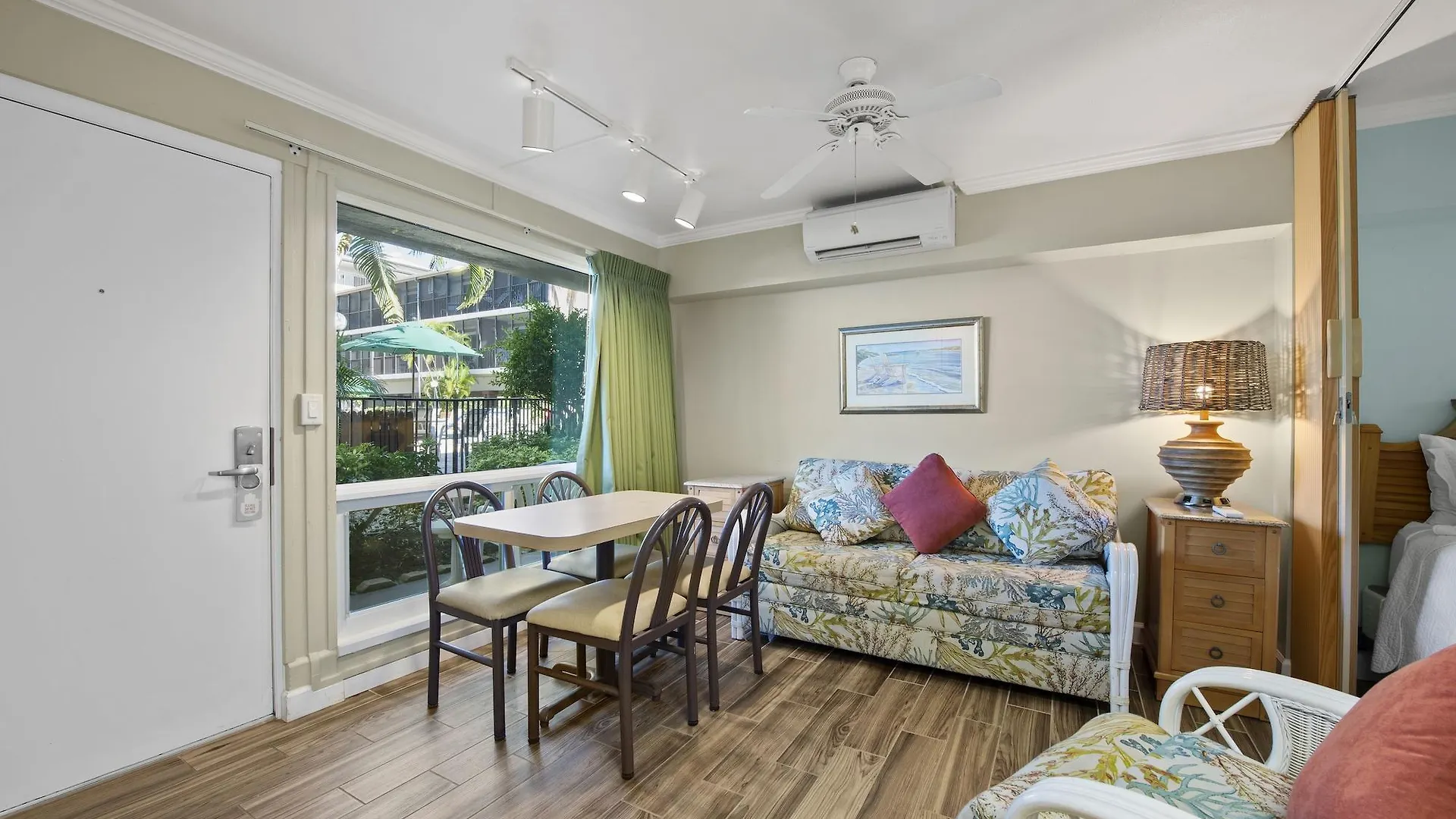Caribbean Club Resort 2*