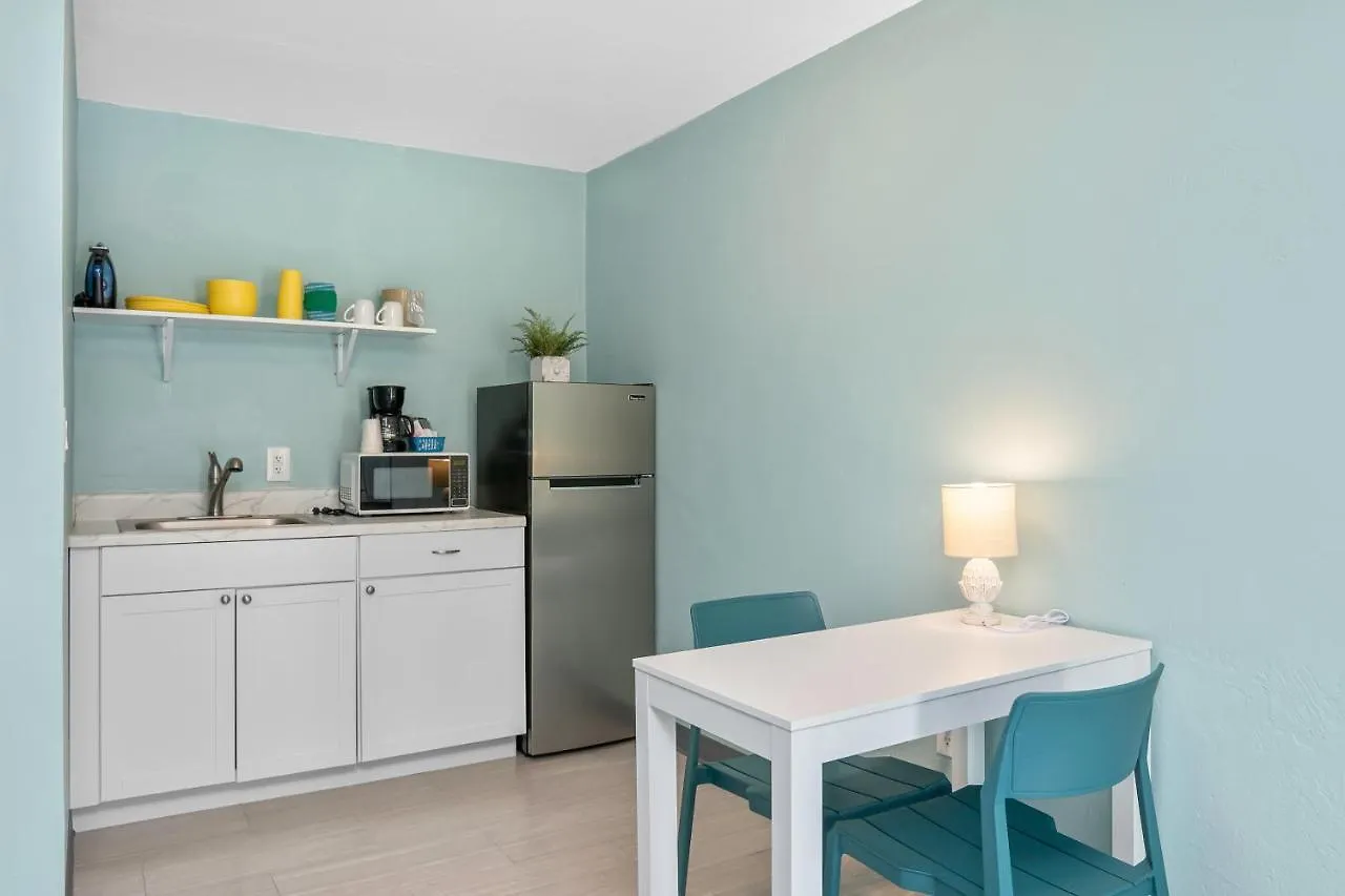 イン Latitude 26 Waterfront Boutique - Myers 2*
