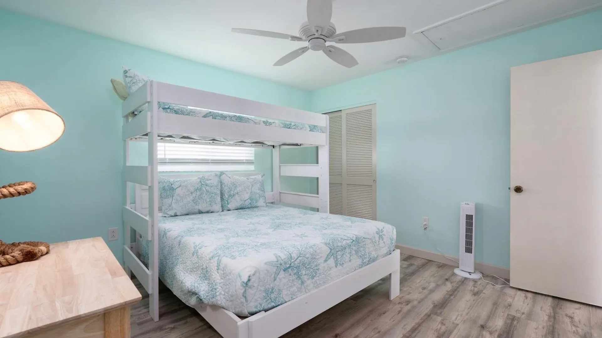 Monty's Place Fort Myers Beach