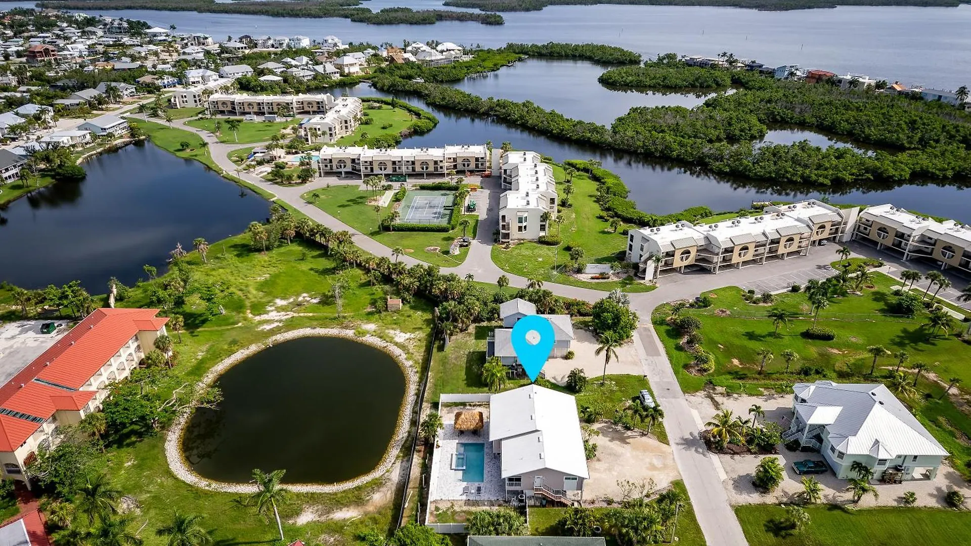 Monty's Place * Fort Myers Beach