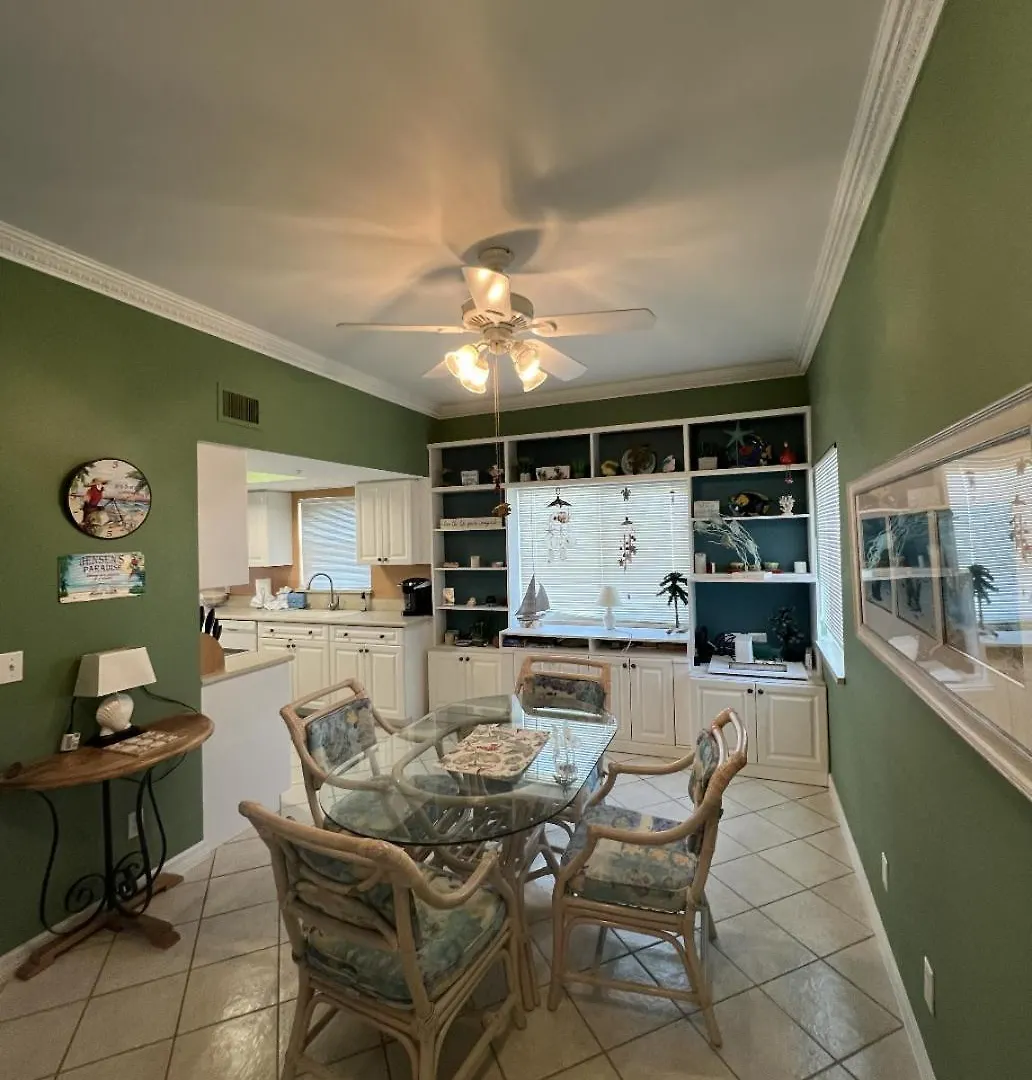 Casa Marina 424- Canal-front With Heated Pool & Access * Fort Myers Beach