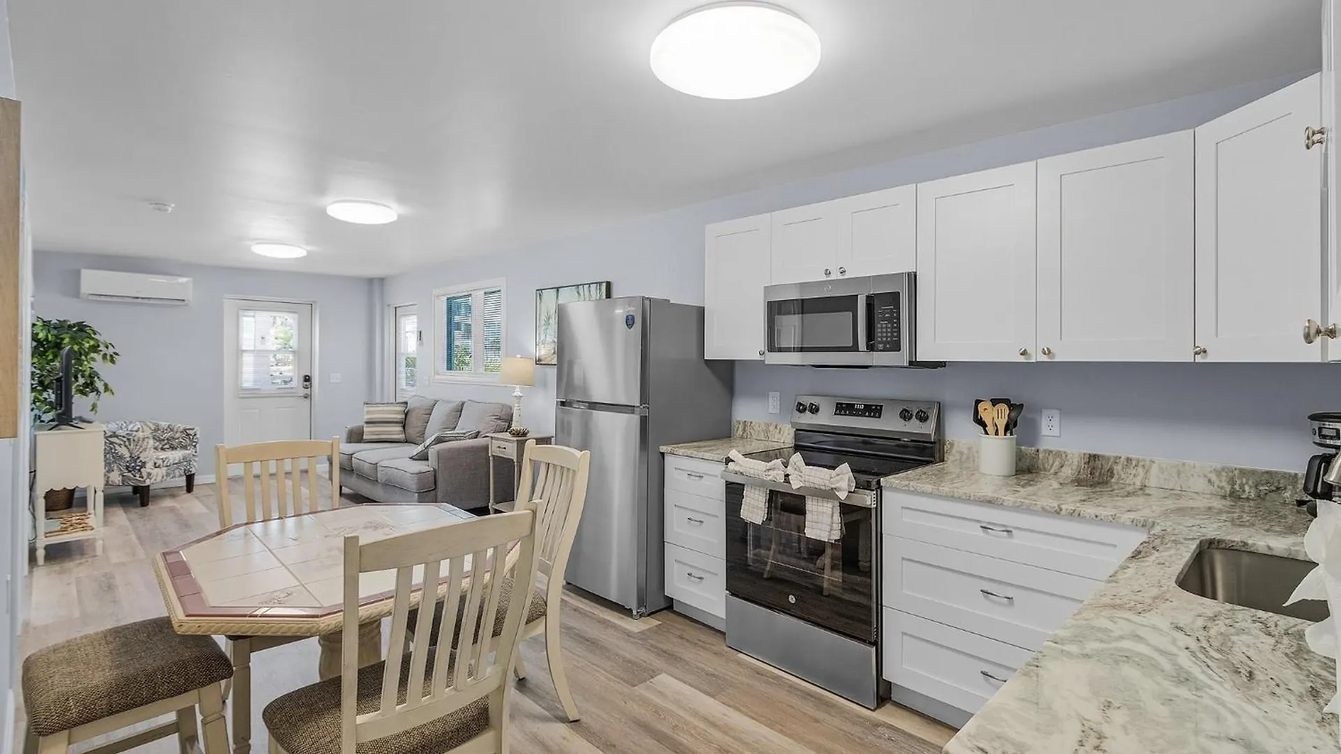 815 Third Street Escape- 2bd Cottage, Close To Restaurants! * Fort Myers Beach