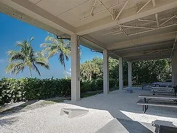 Resort Caribbean Club Fort Myers Beach