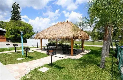 Motel Hideaway Village