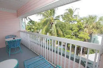 Lighthouse Resort: &
