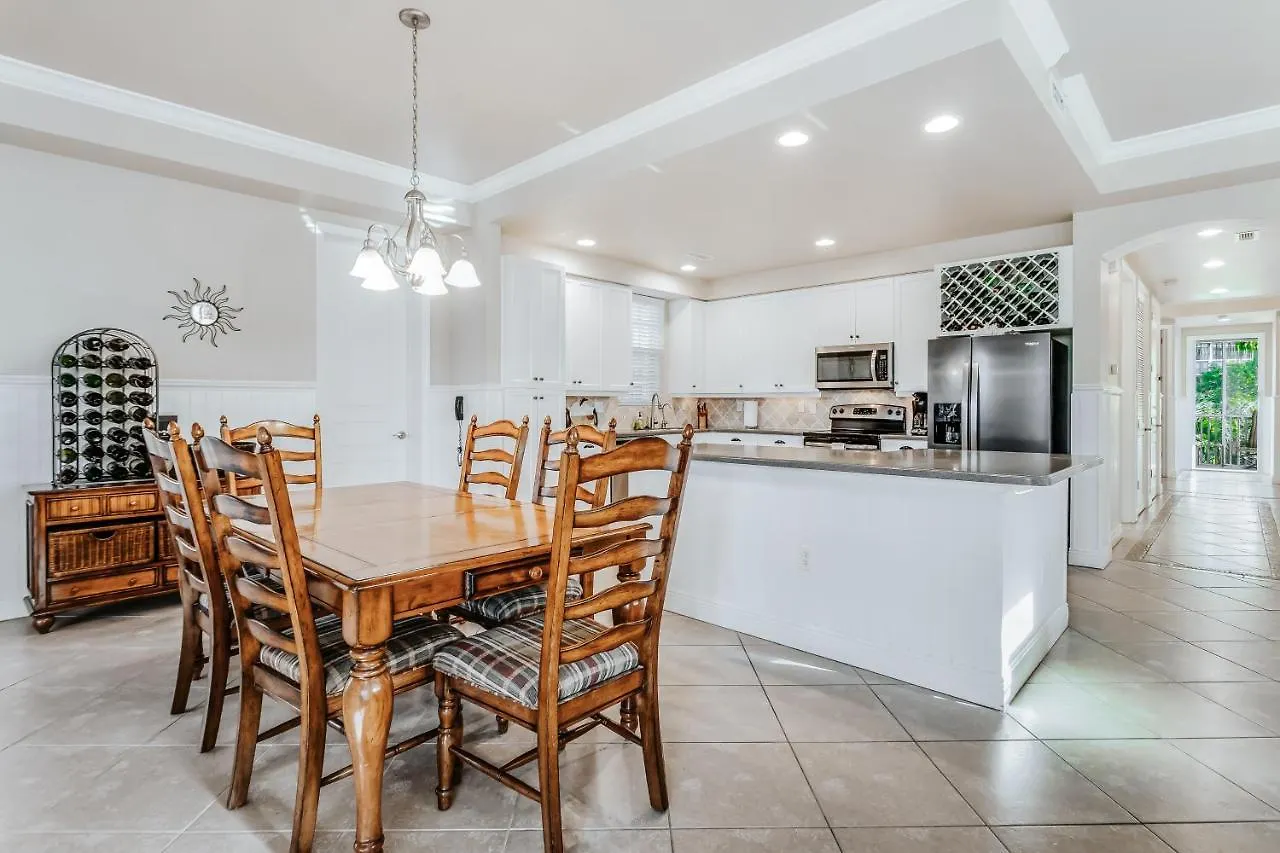 Whitecap Beachfront Splendor פורט מיירס ביץ'