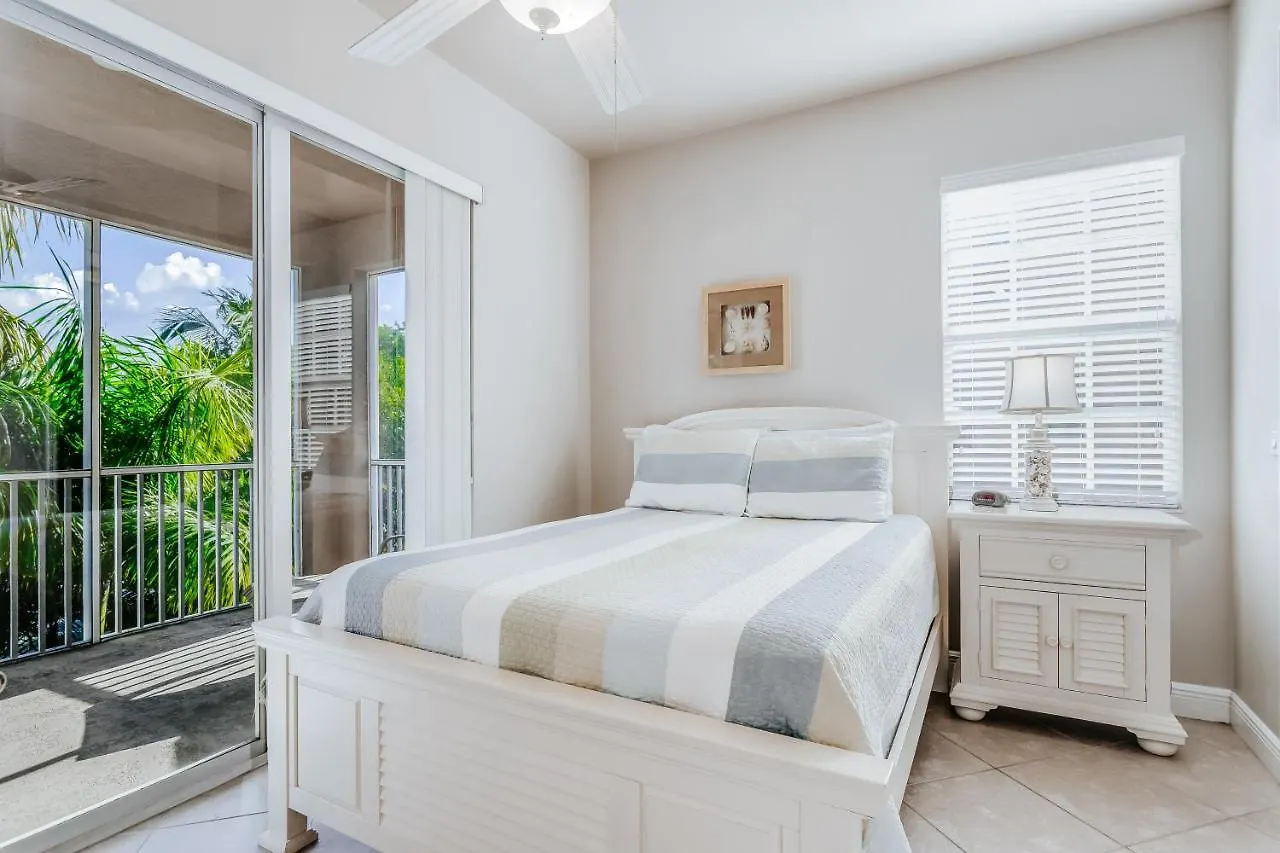 דירה Whitecap Beachfront Splendor פורט מיירס ביץ'