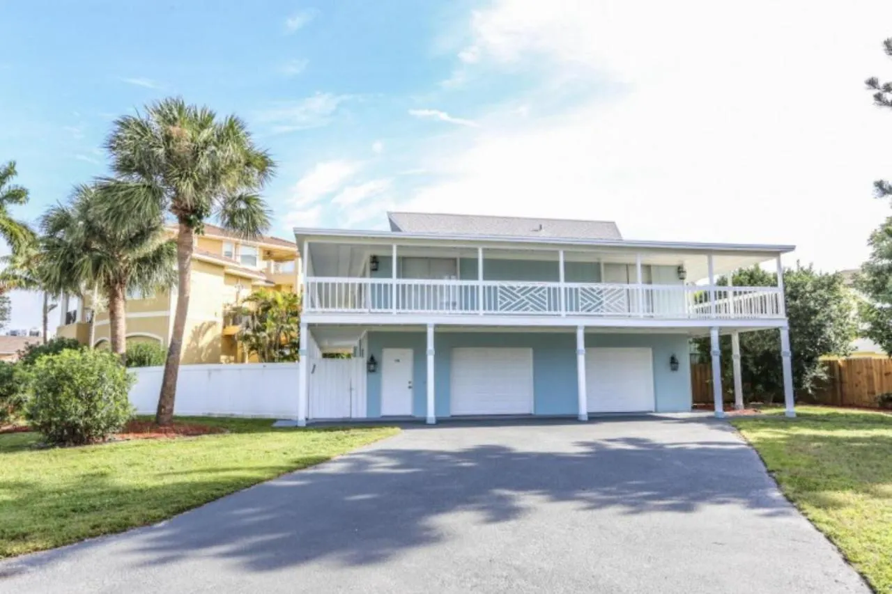 Holiday home 100 Tarpon