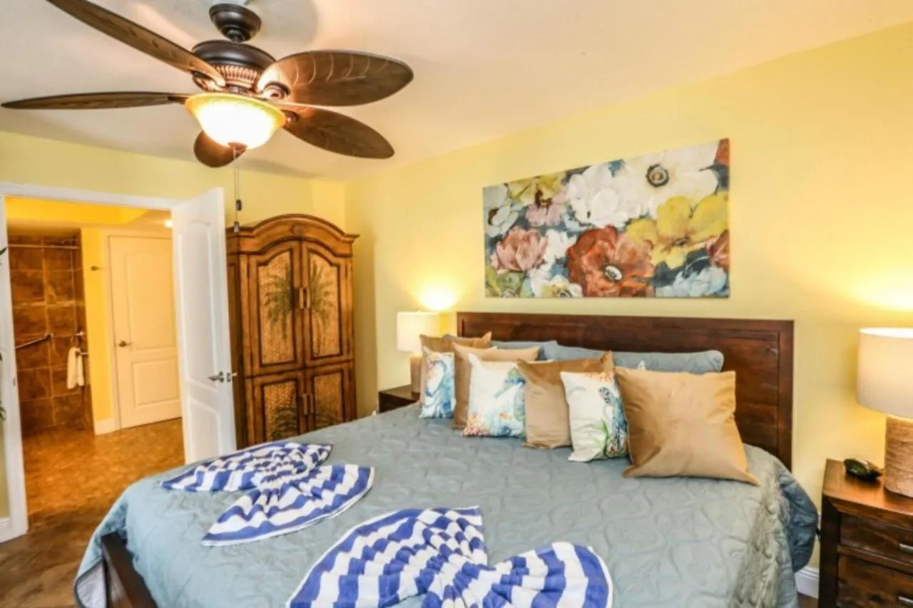 Estero And Tennis Club 305b 度假居 *