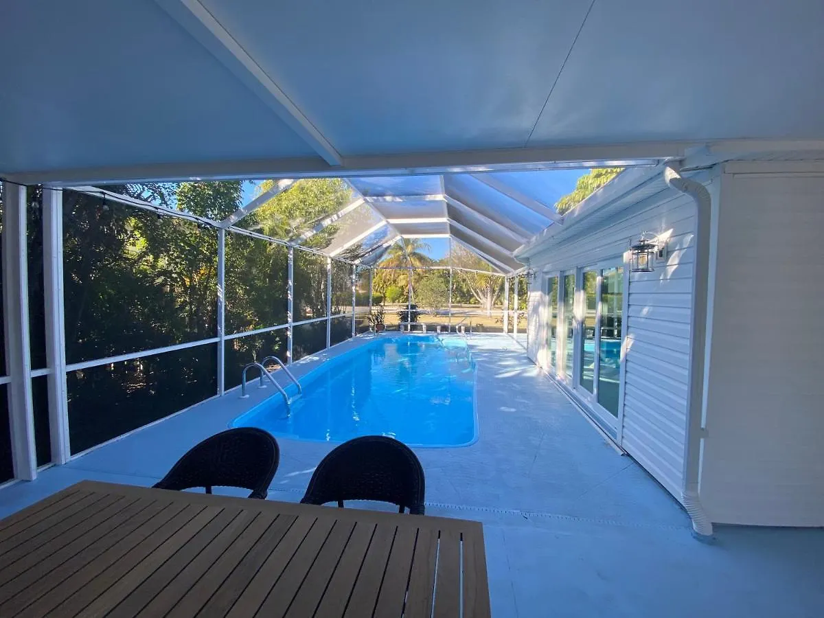Сasa de vacaciones Stunning Single Family With Private Pool On The Quiet South End Of Myers