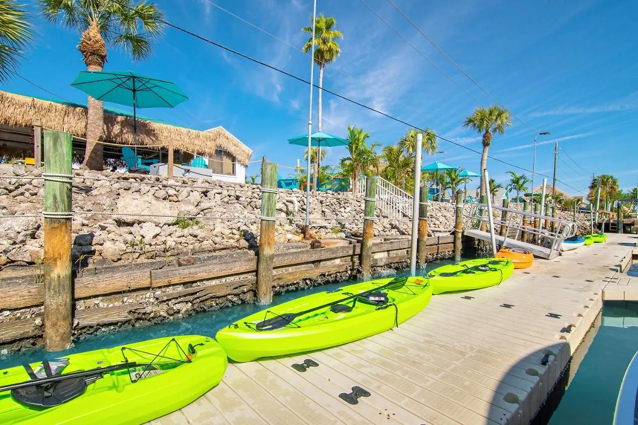 Latitude 26 Waterfront And Marina מוטל 3*