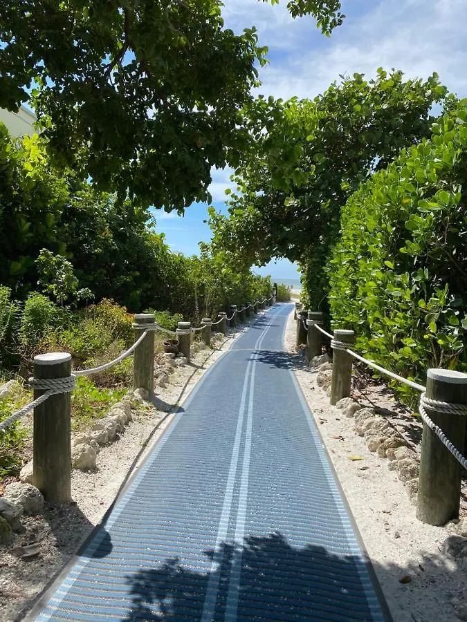 Brand New Tropical Paradise Pool - Walk To And Downtown * フォートマイヤーズビーチ
