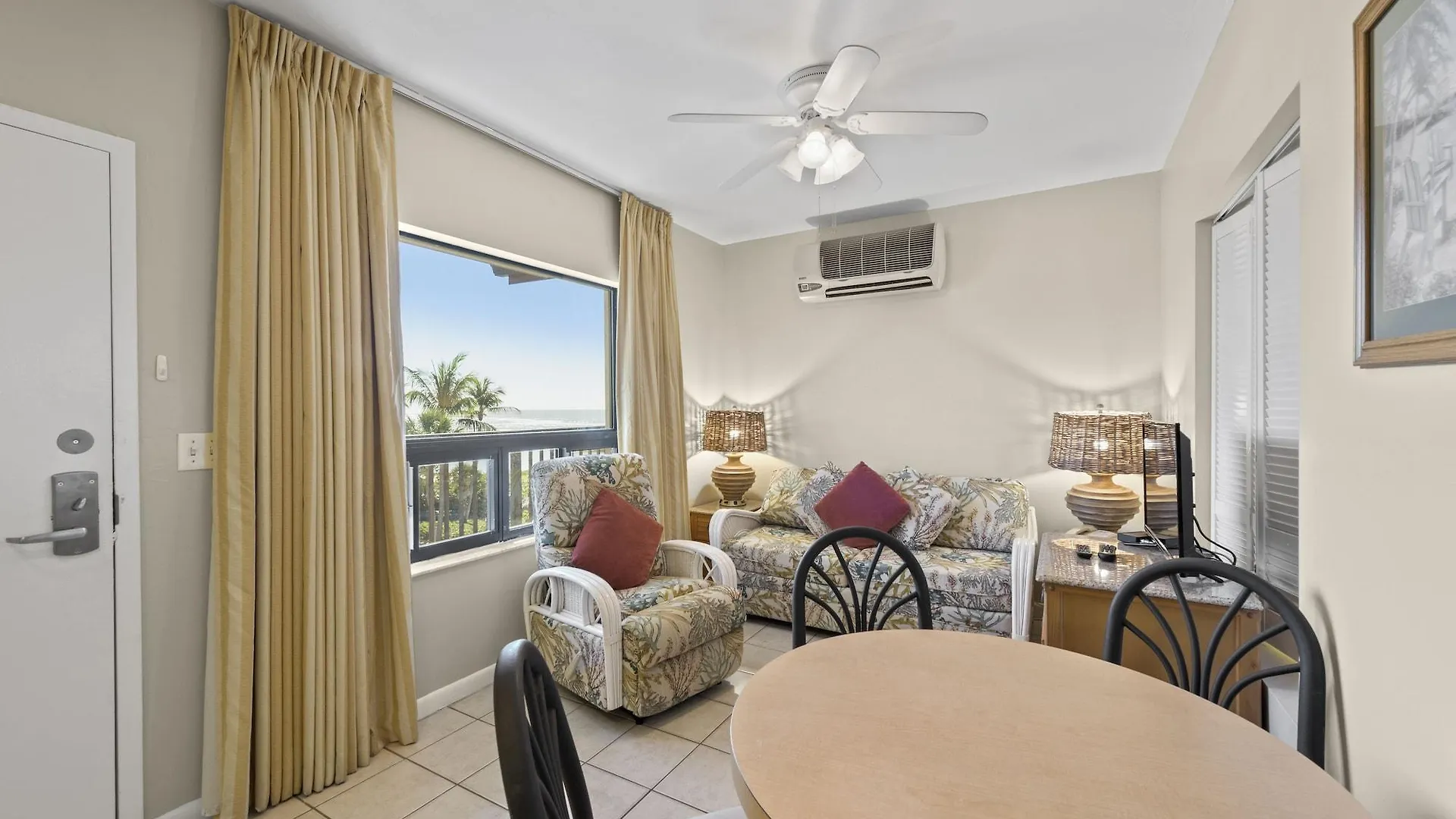 Caribbean Club Resort 2*