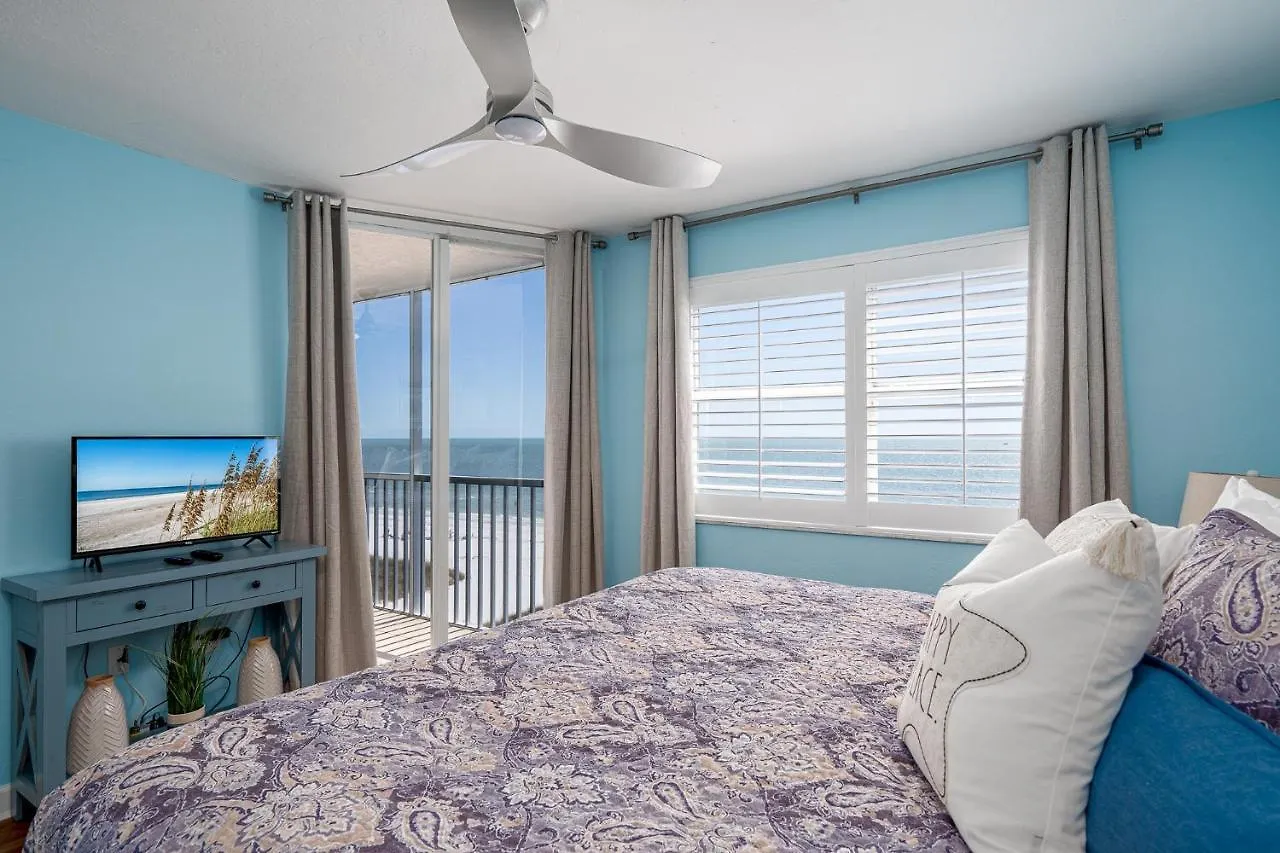 Spectacular Gulf Front Corner Unit 公寓