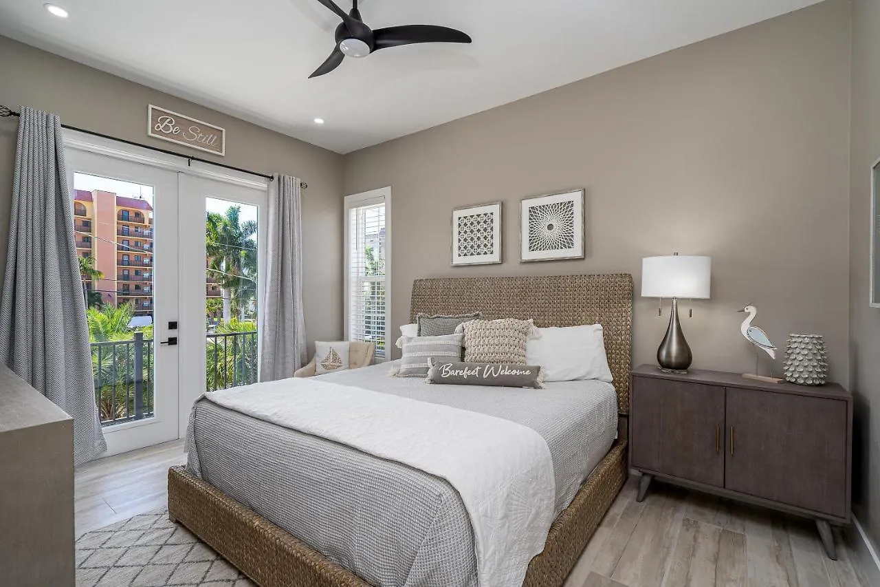 Tatil Evi Magnificent New Build Private Pool On The North Tip Of Myers Beach!