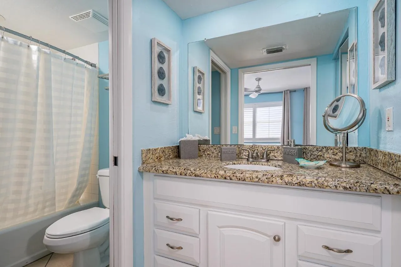 Spectacular Gulf Front Corner Unit * 迈尔斯堡海滩