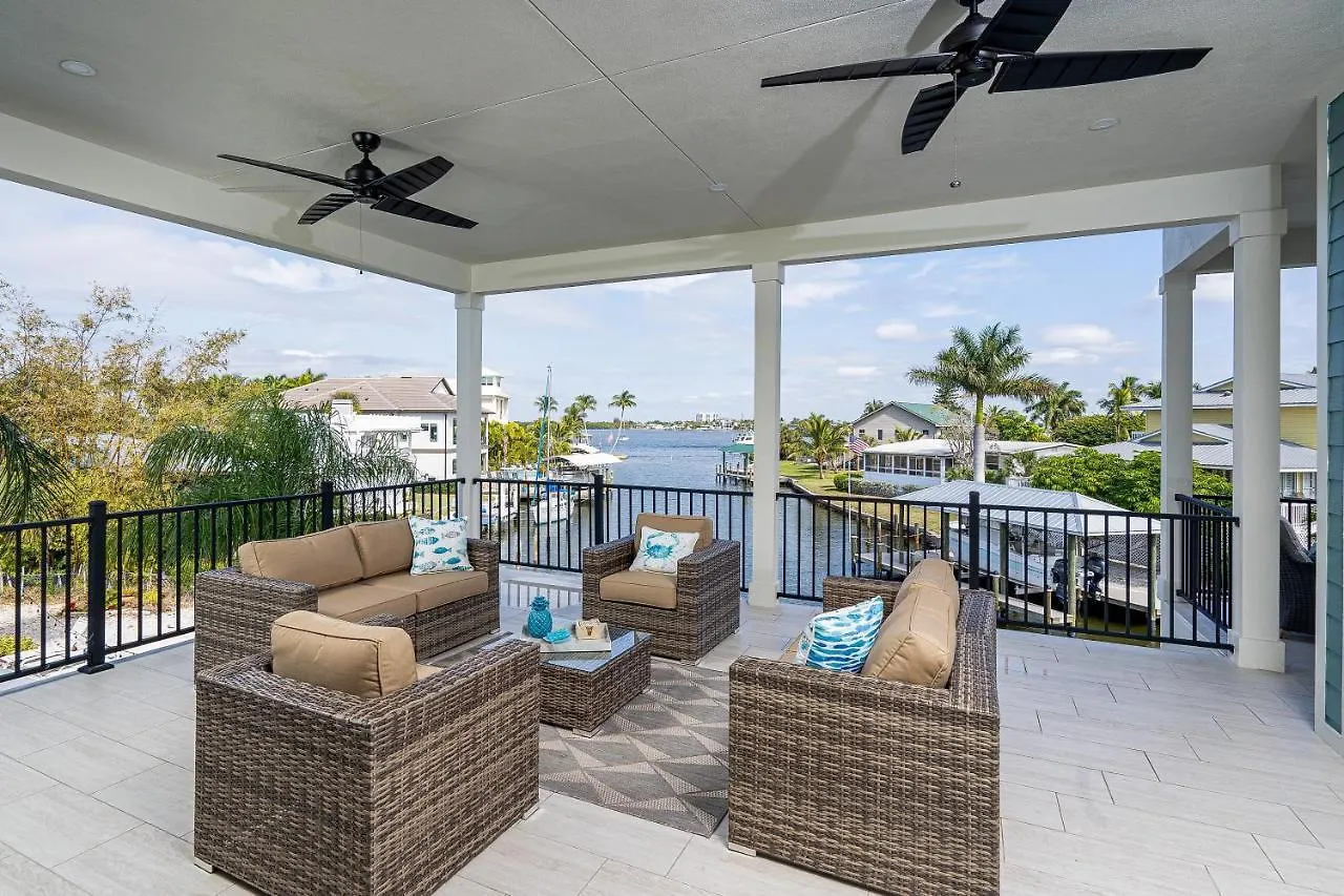 Magnificent New Build Private Pool On The North Tip Of Myers Beach! Tatil Evi *