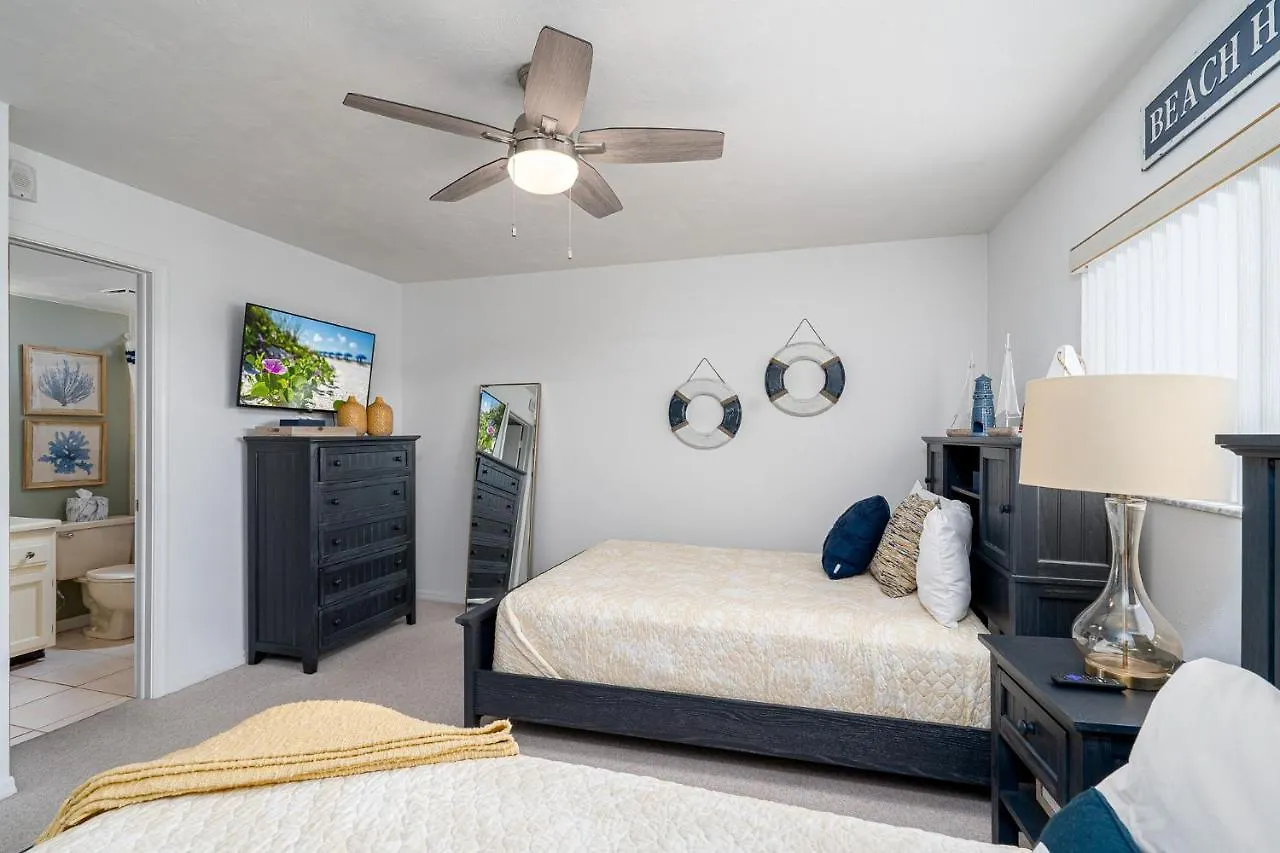 Royal Pelican - New Listing - 4511 Bay Ln Apartman