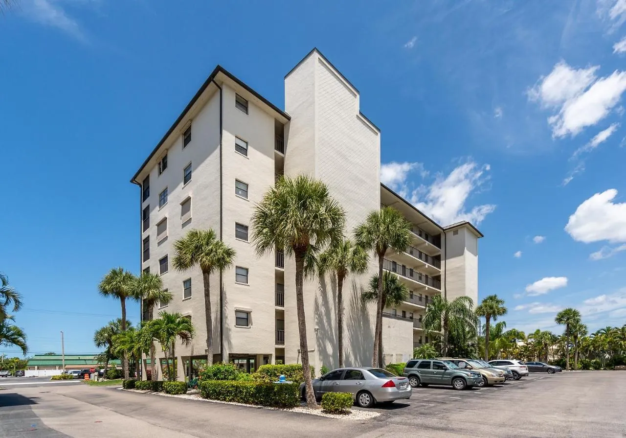 Estero Cove 132 - Beautifully Updated!!