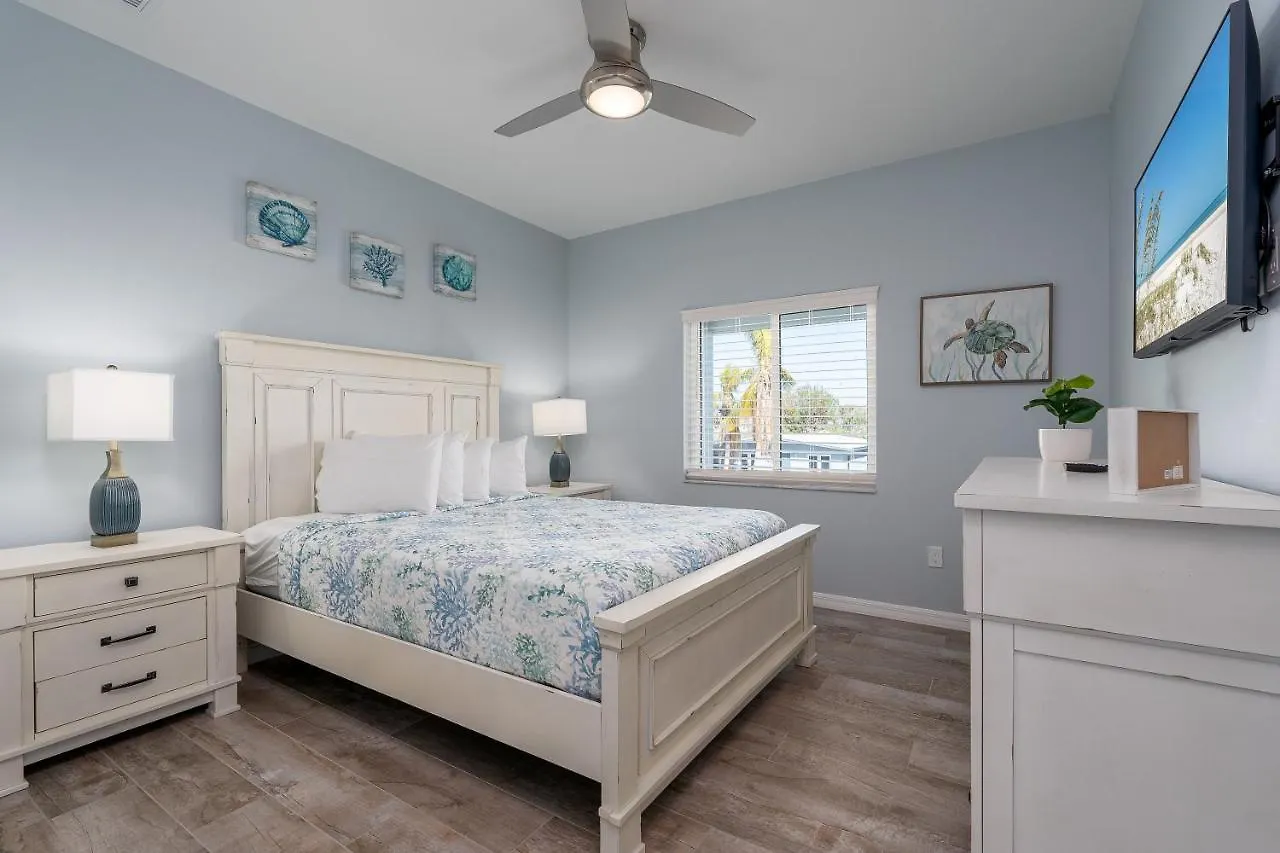 Tatil Evi 233 Delmar Avenue - Beautiful Private Pool Home Fort Myers Beach