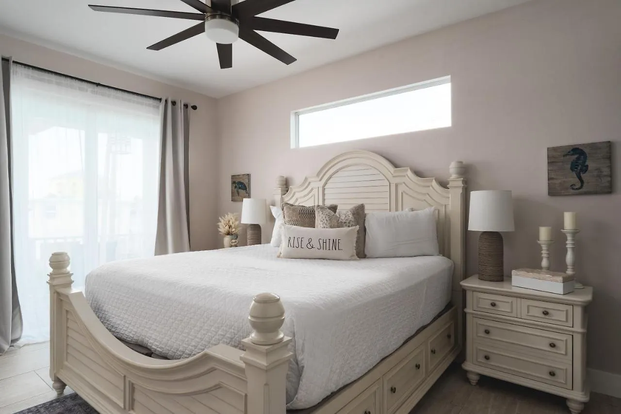 Welcome To 5545 Palmetto Street New! Just Built! Book It Now! Nyaraló