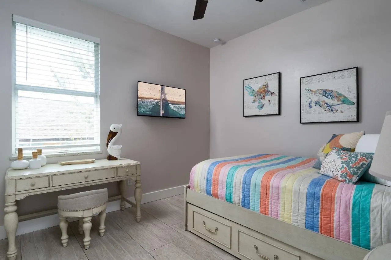 Welcome To 5545 Palmetto Street New! Just Built! Book It Now! Nyaraló Fort Myers Beach