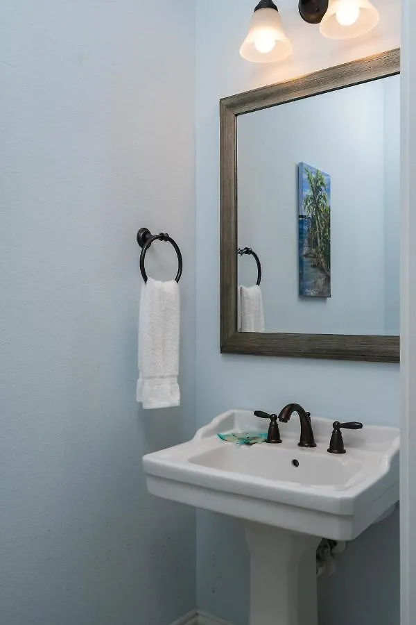 Beautiful With Private Pool On The North End Of Myers Beach! *