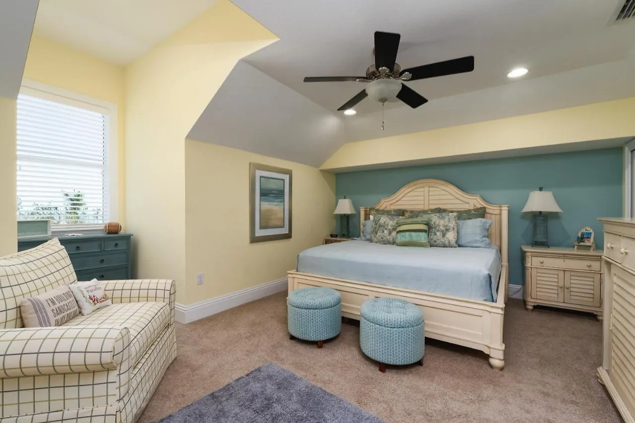 度假居 Beautiful With Private Pool On The North End Of Myers Beach! 迈尔斯堡海滩