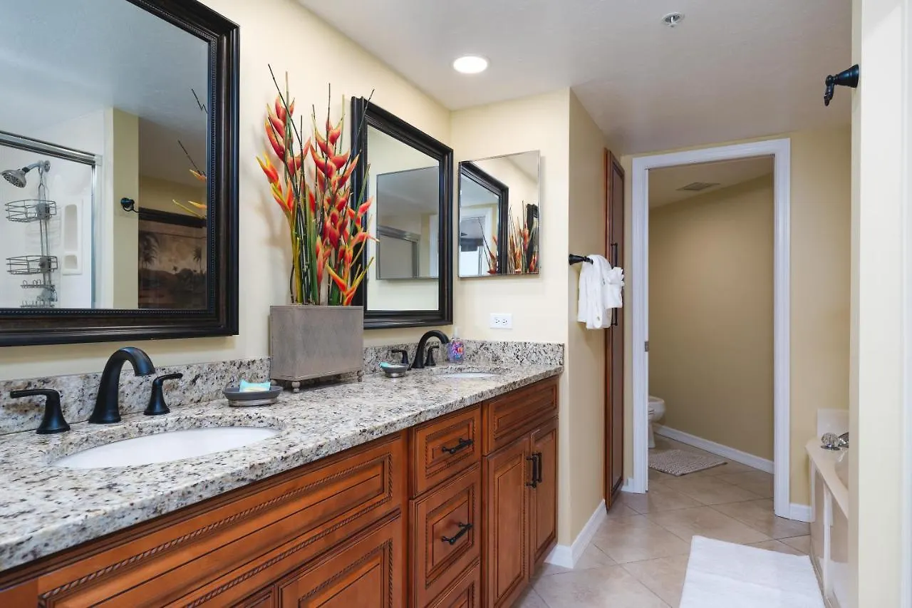 Immaculate Gated Community - Just Across The Street From The Beach! Daire Fort Myers Beach
