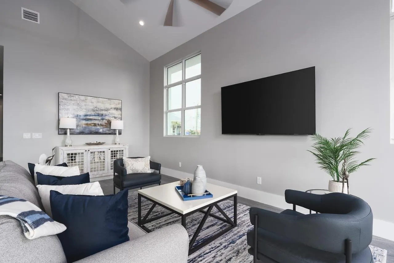 Beautiful New Build - 450 Palermo *