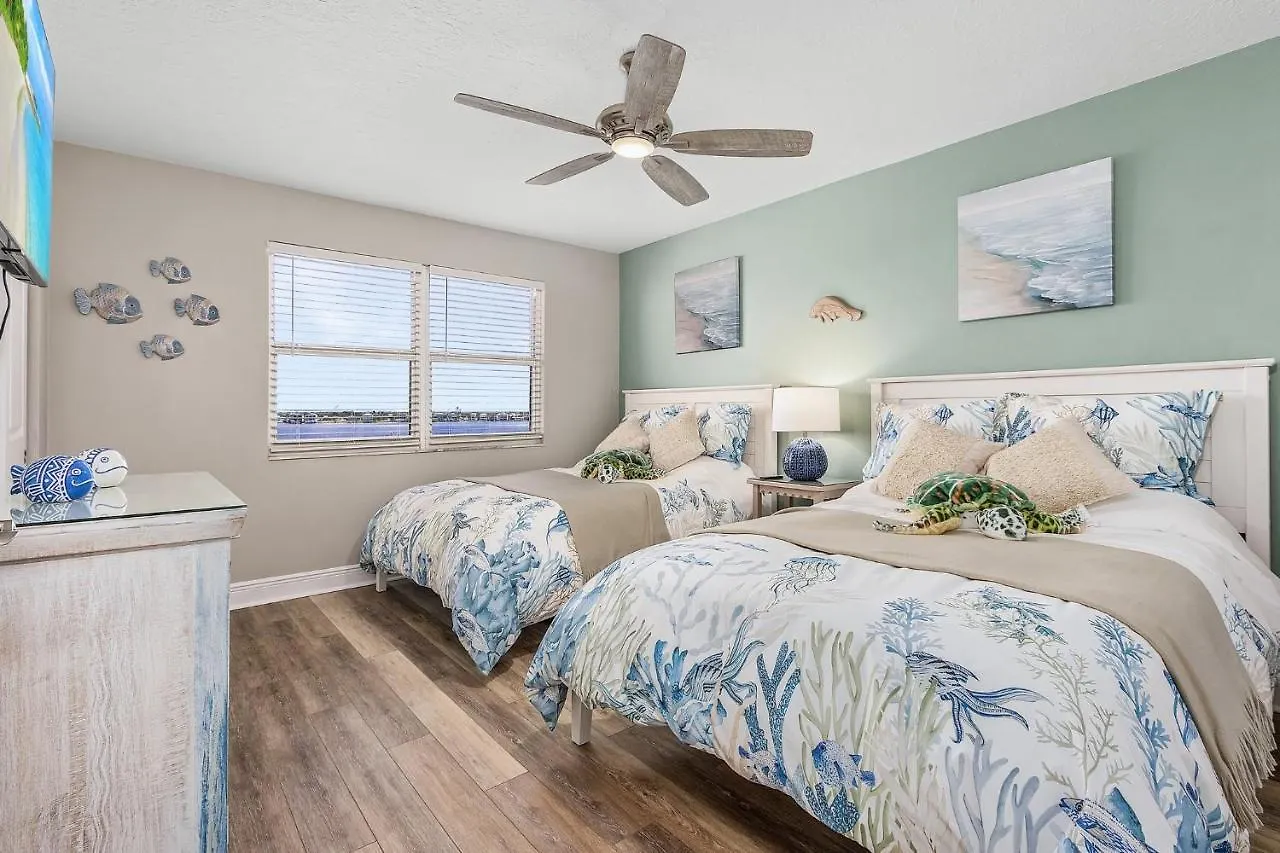 # 506-250 Estero Blvd Apts Διαμέρισμα