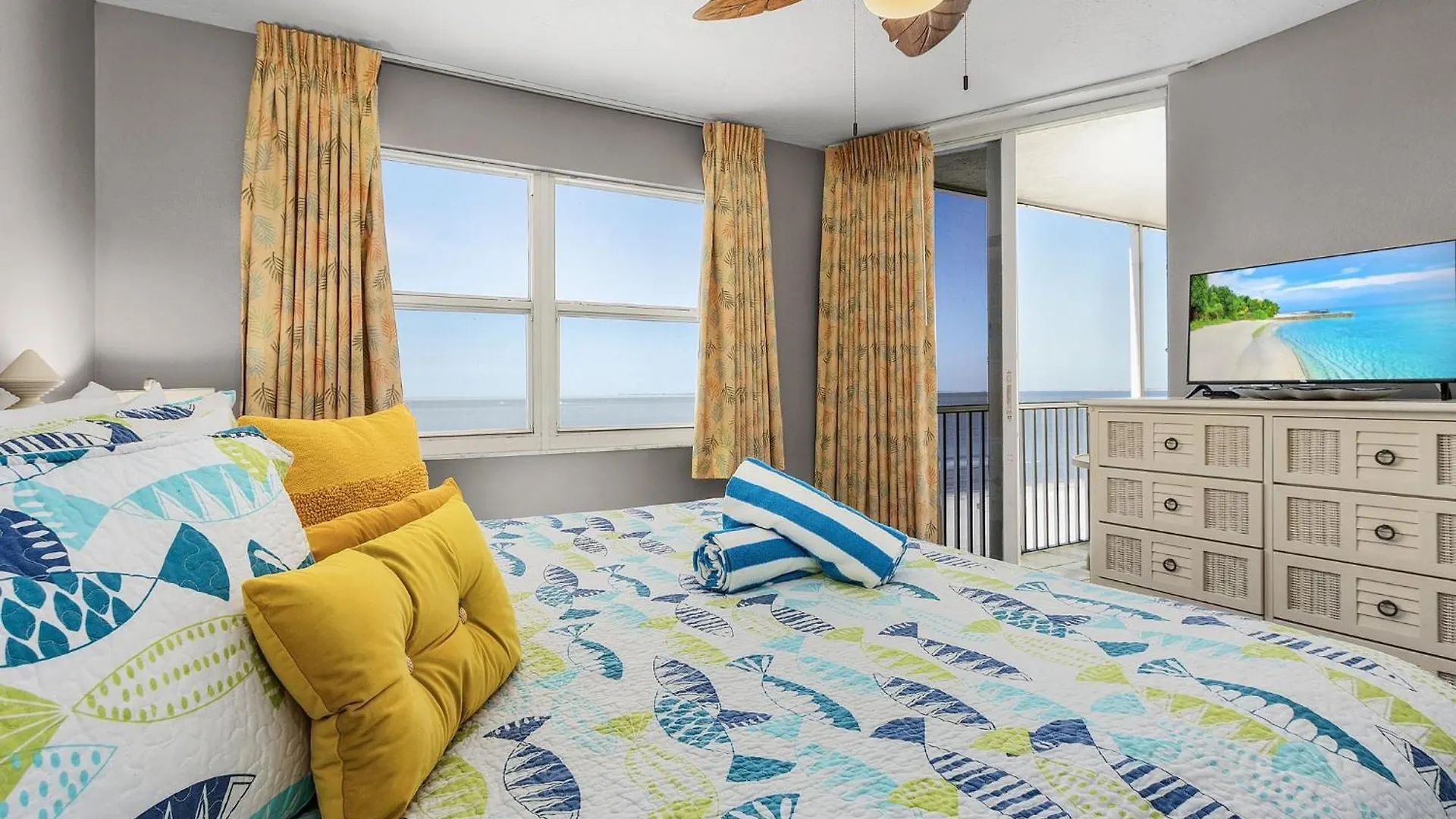 アパート Welcome To Villa's # 602 Vacation - 250 Estero Blvd フォートマイヤーズビーチ