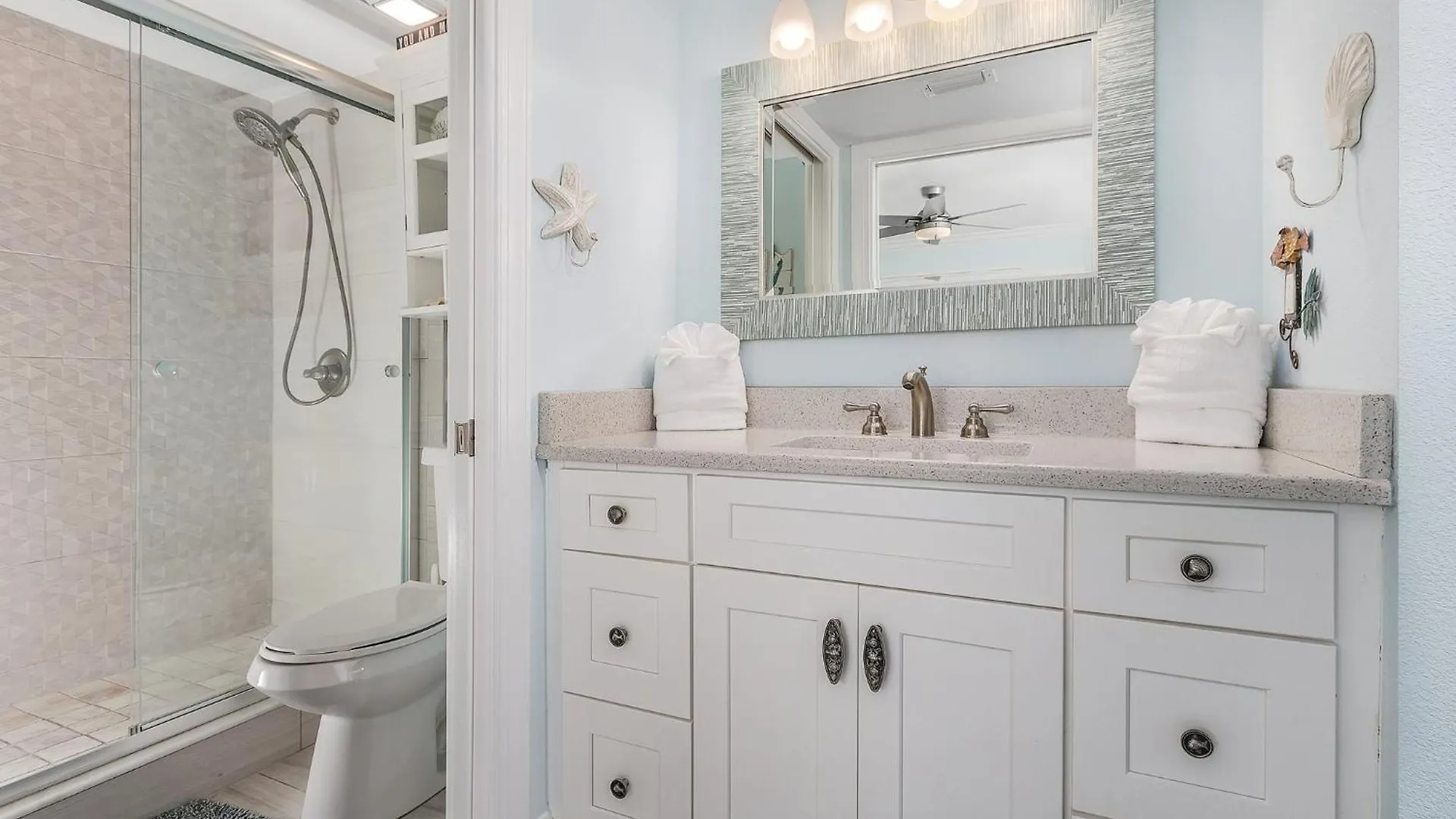 #401 - 250 Estero Blvd *