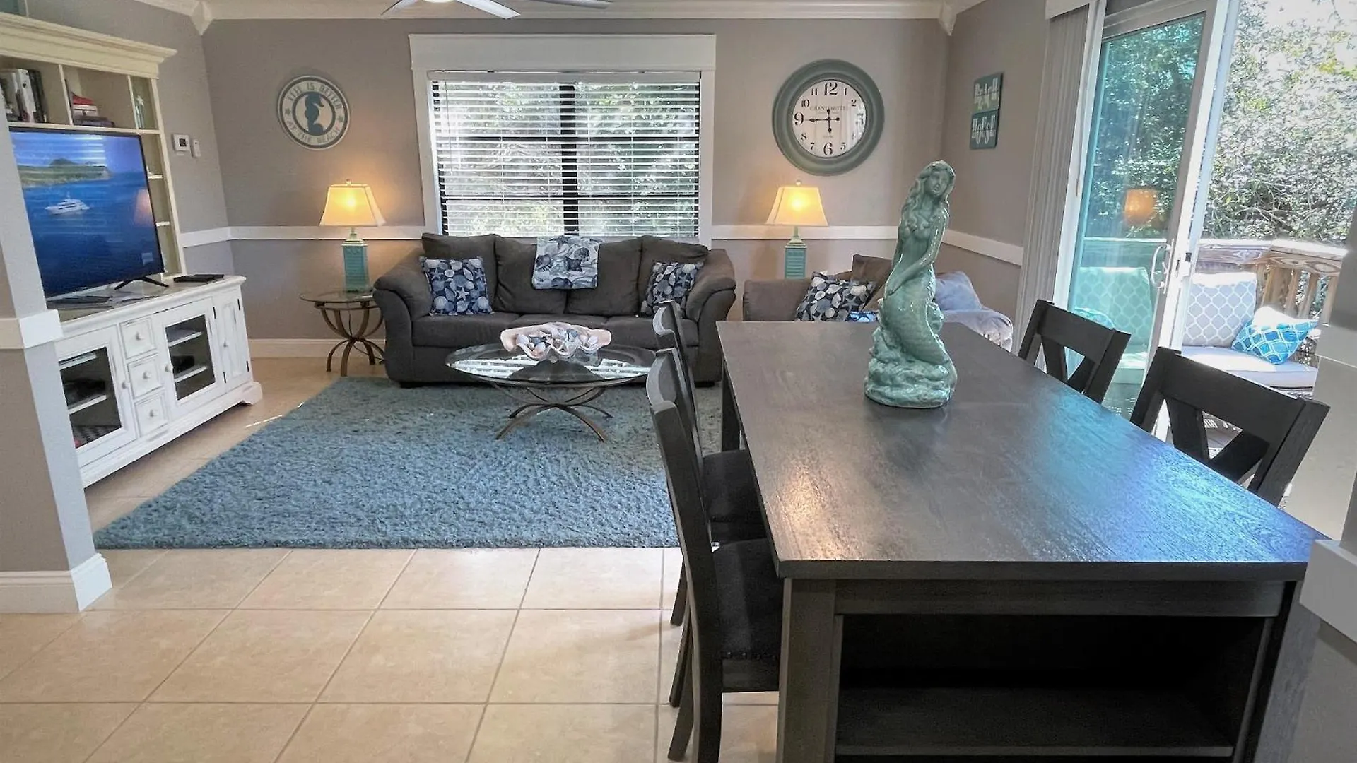 Stylish And Modern 2 Bedroom, 2 Bathroom. The Mermaid Suite. Appartamento