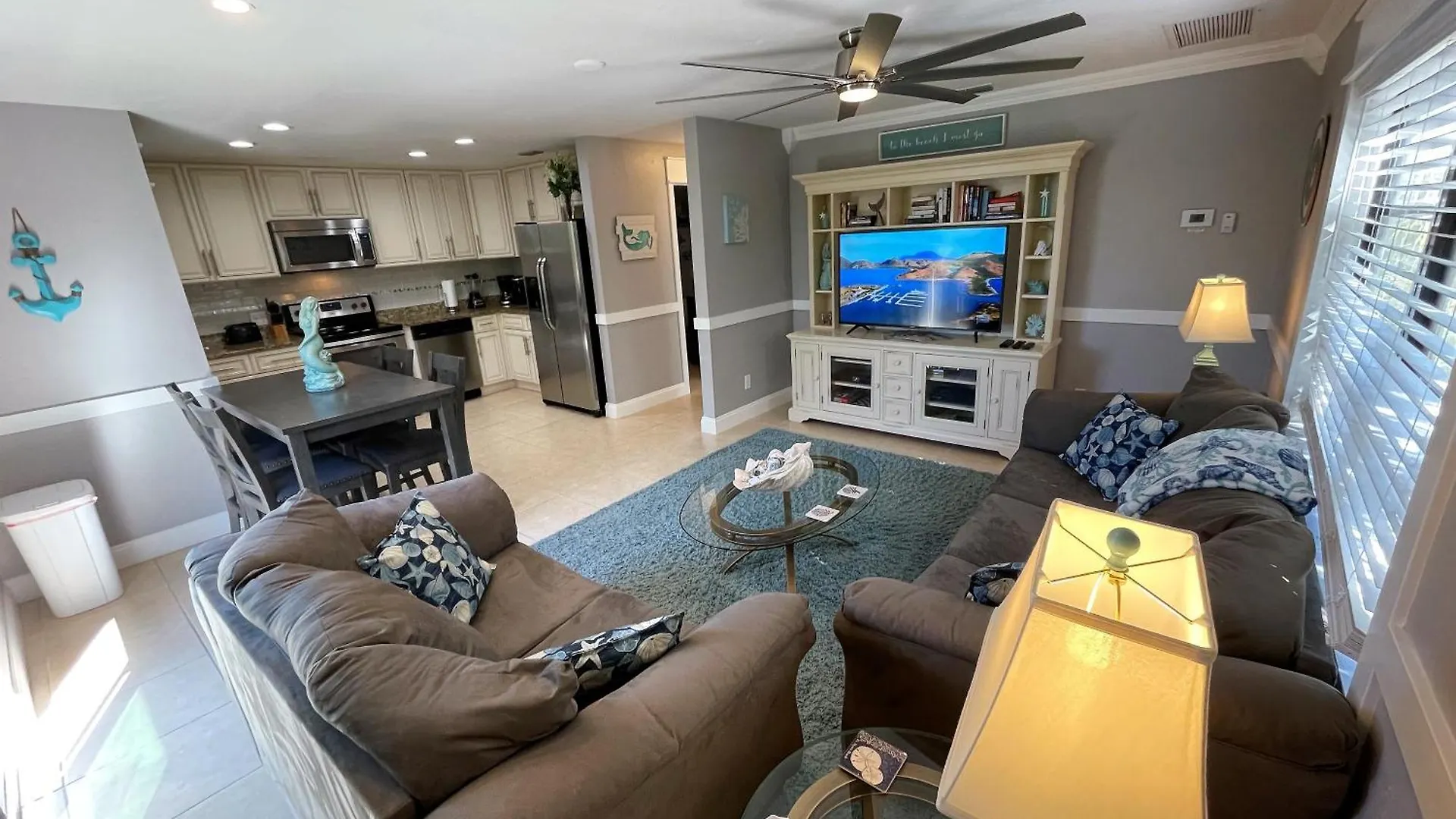 Stylish And Modern 2 Bedroom, 2 Bathroom. The Mermaid Suite. Fort Myers Beach