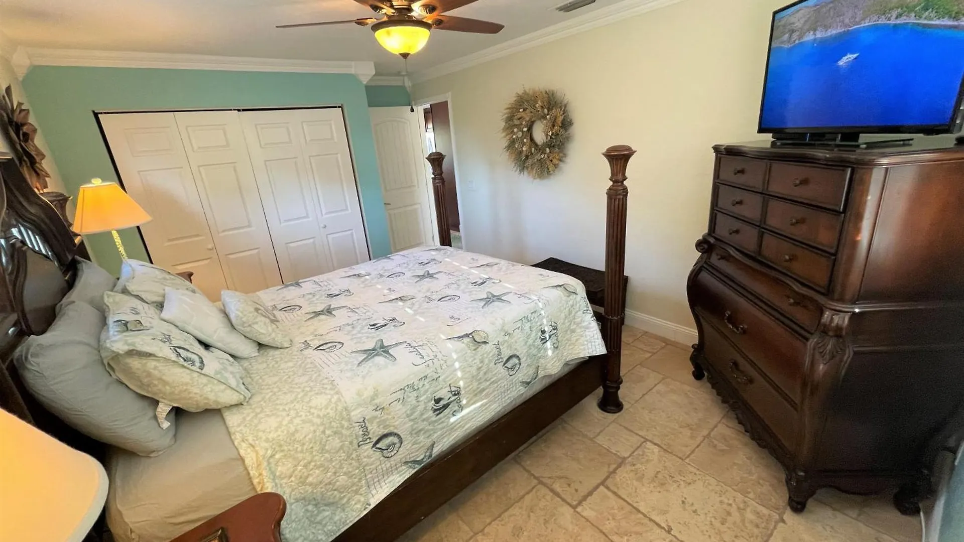 Apartamento One Block To The Beach! 2 Bedroom 2 Bath. The Seahorse Suite. Fort Myers Beach