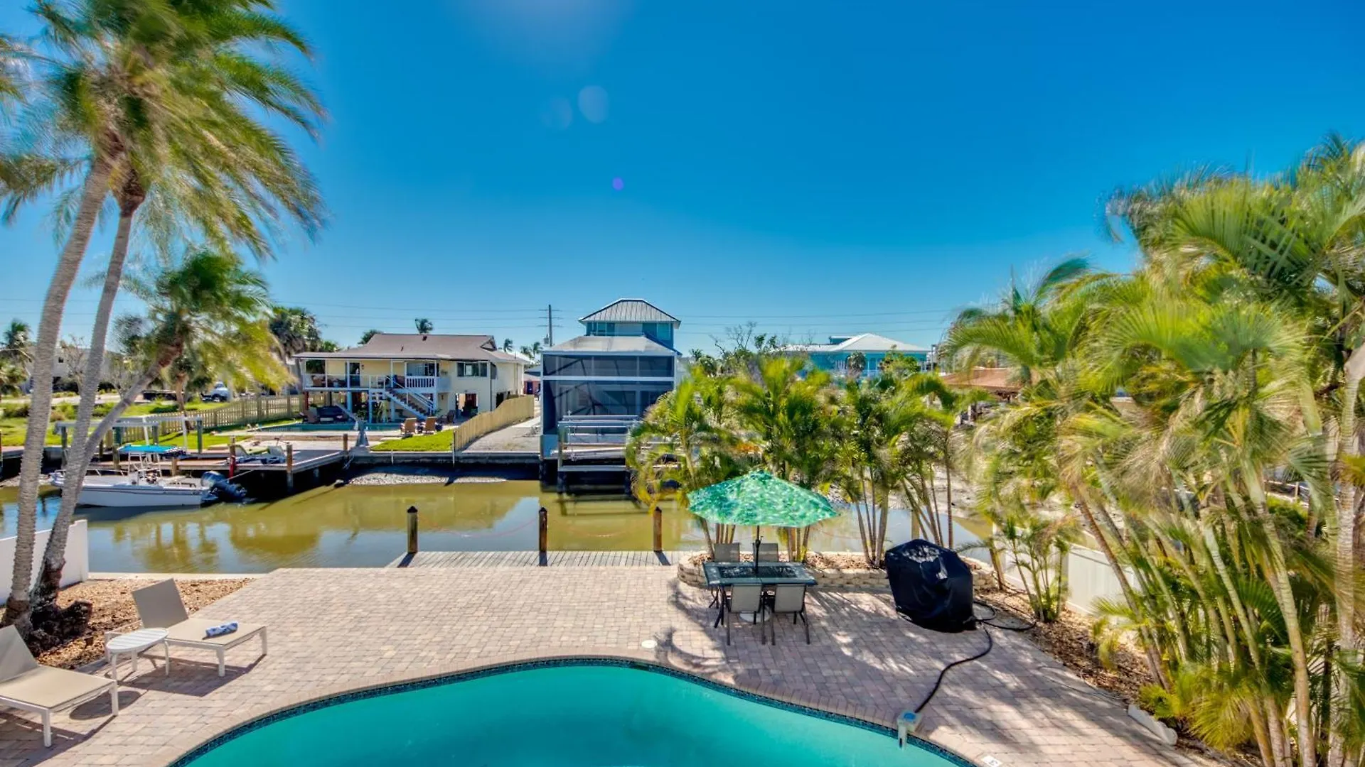 Dollar 4 Villa