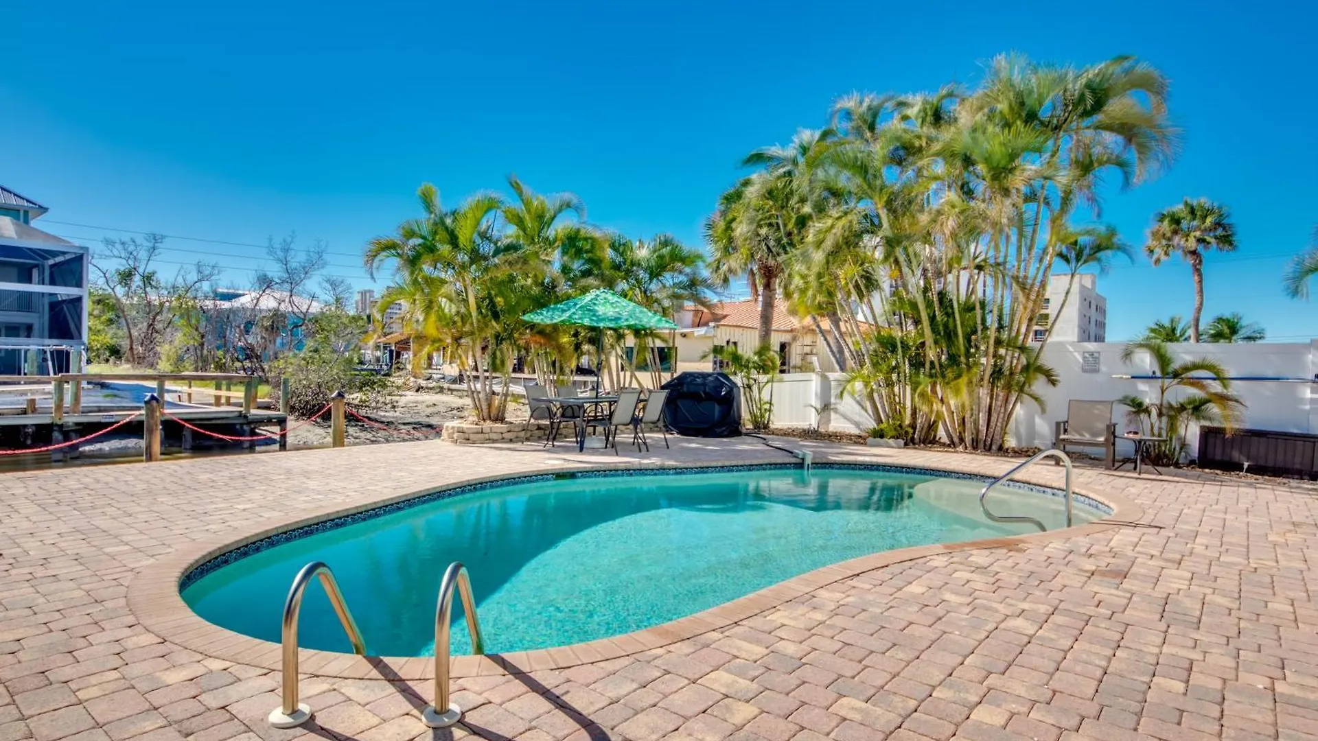Dollar 4 * Fort Myers Beach