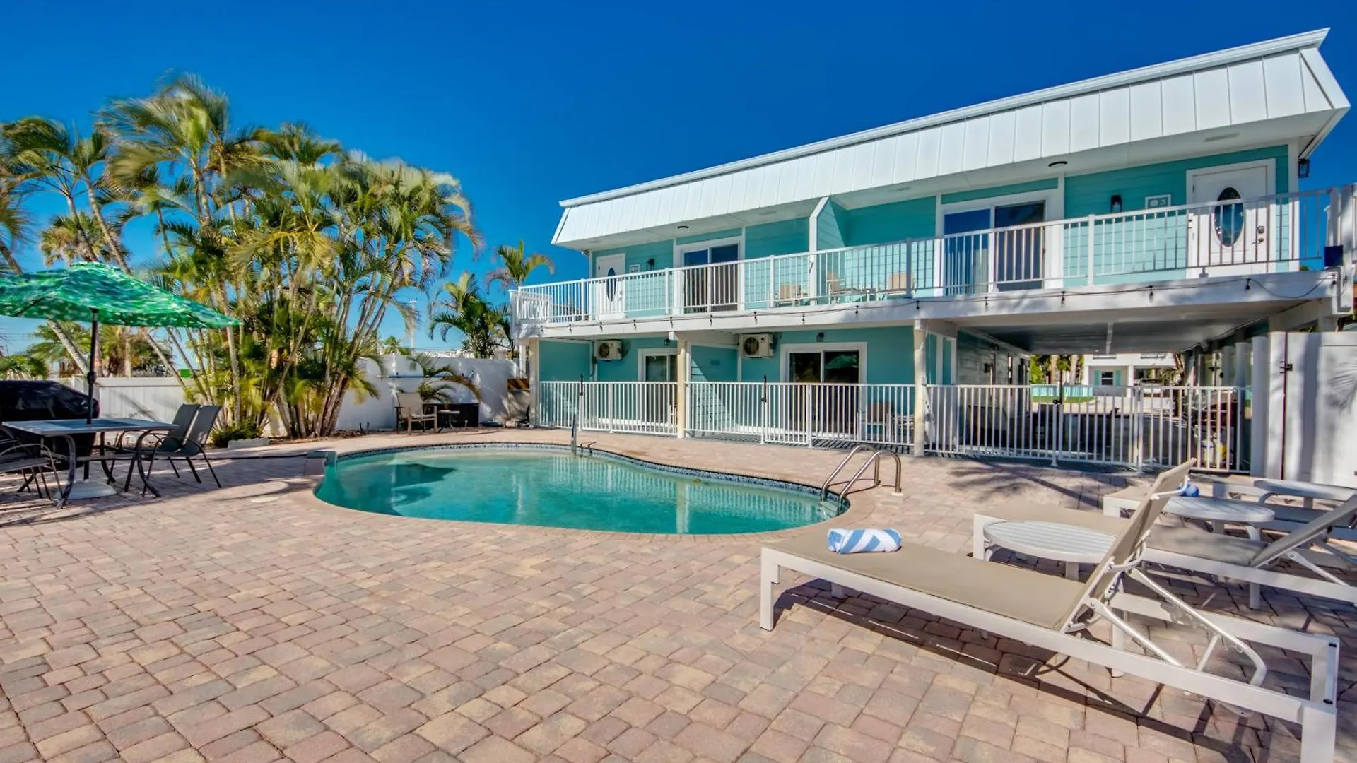 Dollar 4 Villa