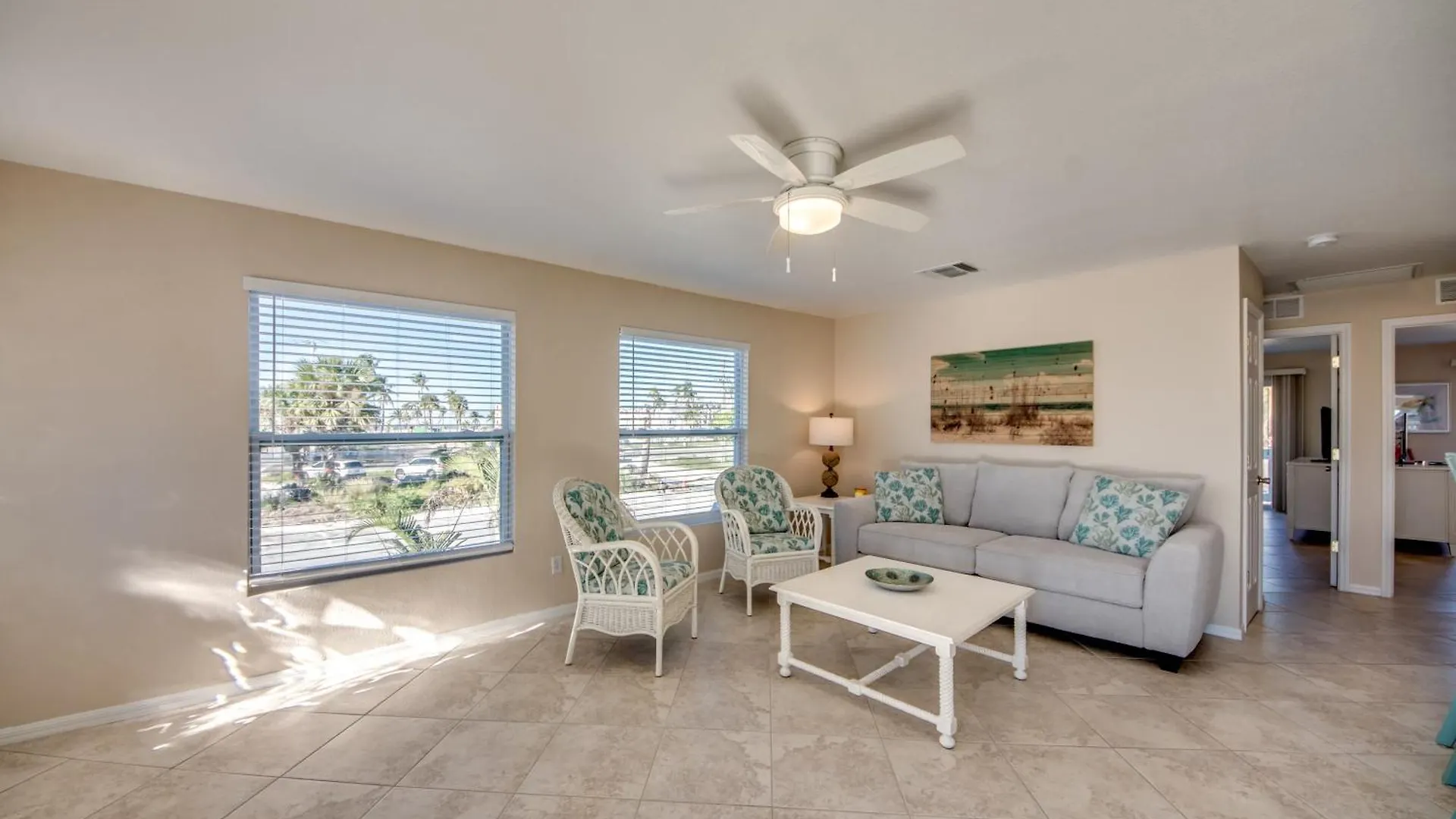 Dollar 4 * Fort Myers Beach
