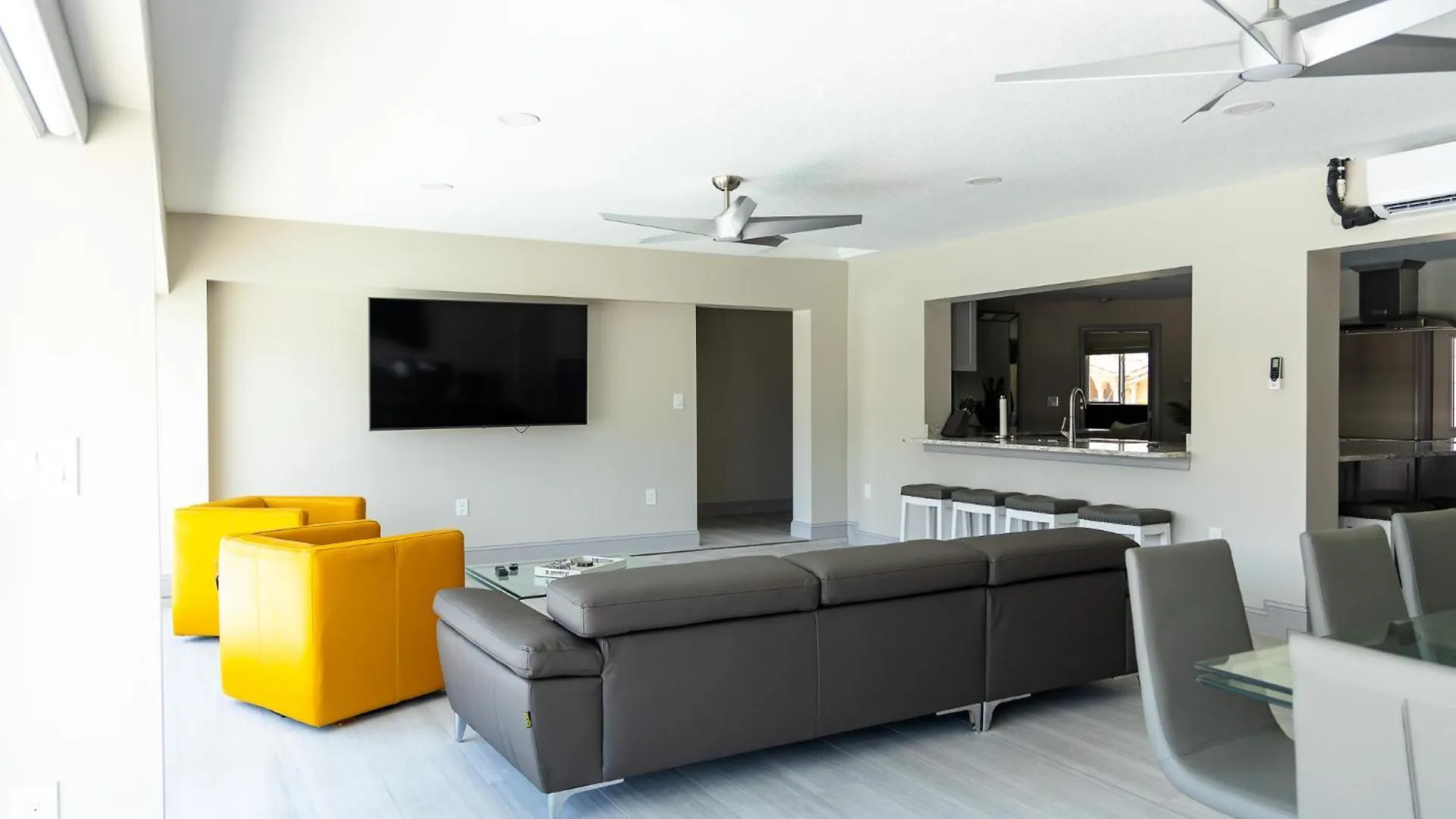 Luxury Waterfront Getaway At Myers C2 *