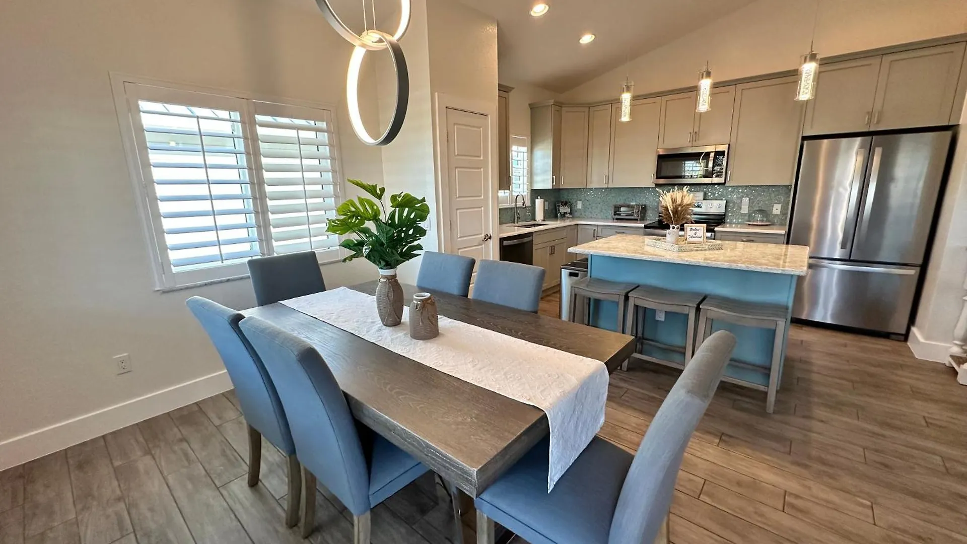 New Build Walkable To Dinner, Live Music & 5 Minute Walk To Vakantiehuis