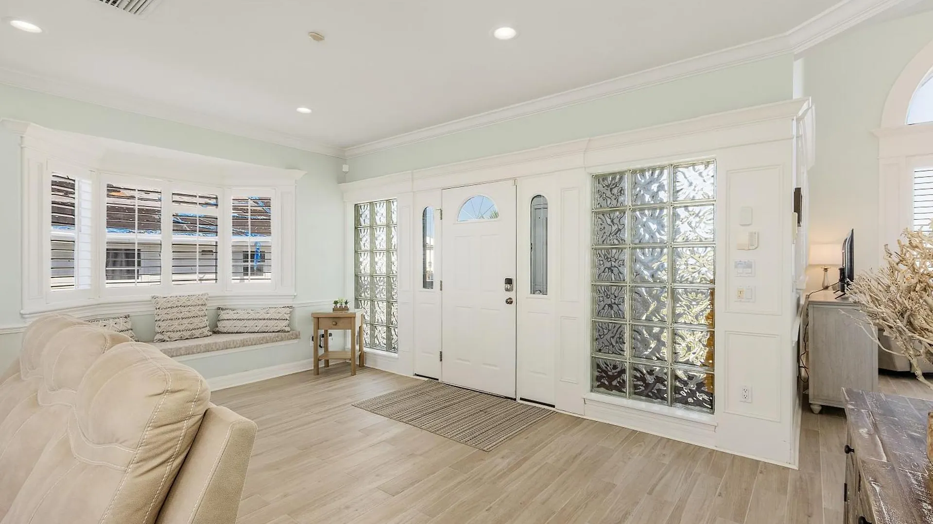Sea Breeze Bay - 950 San Carlos Drive