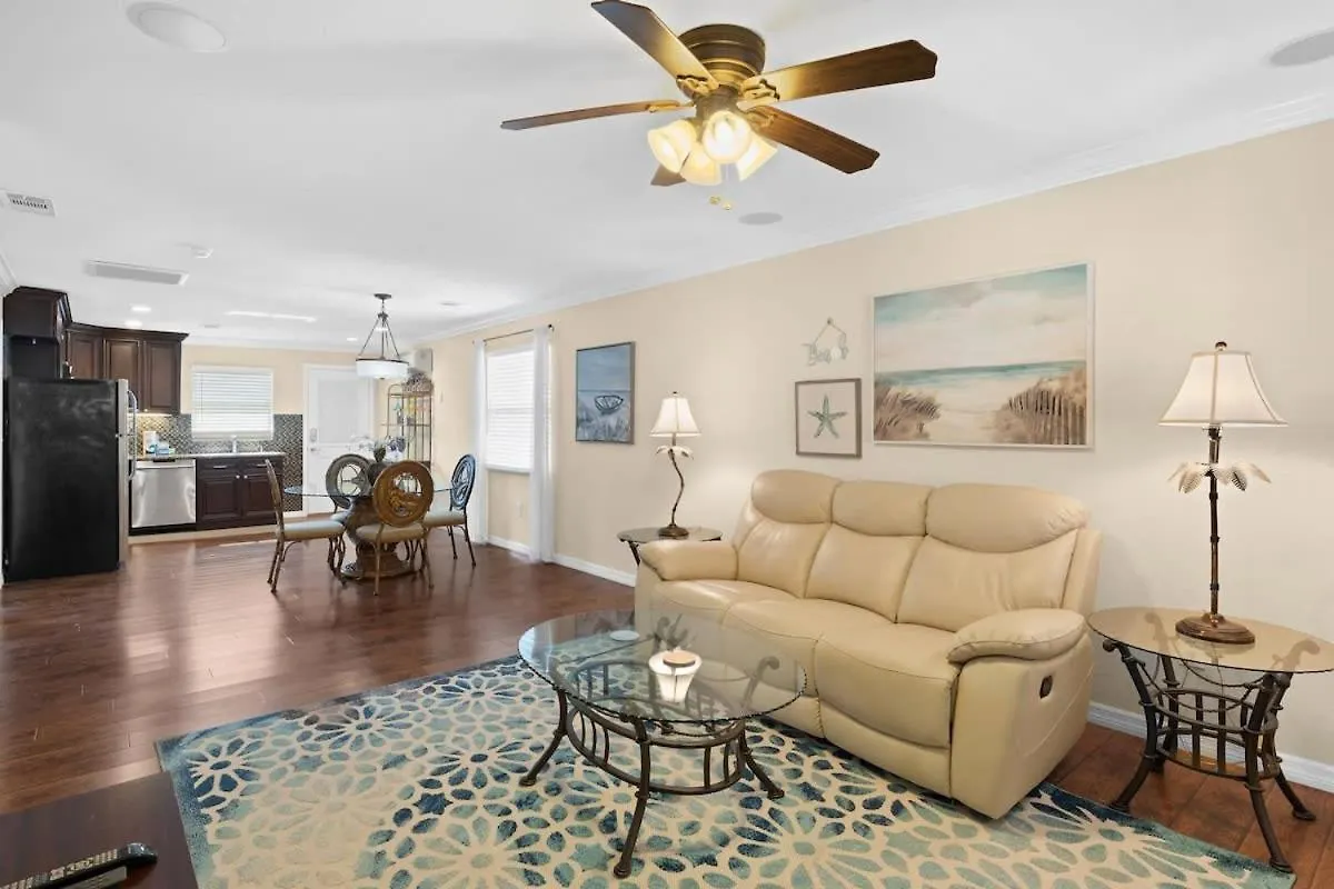 Gorgeous With Pool And Fort Myers Beach