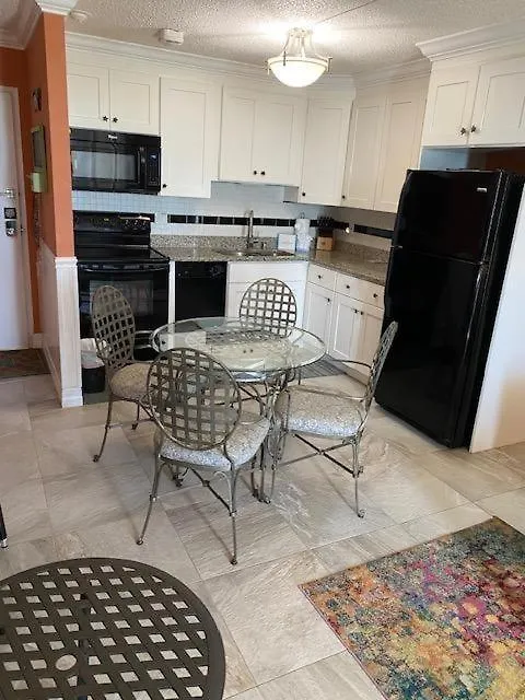 Estero And Tennis Ph5 Building C