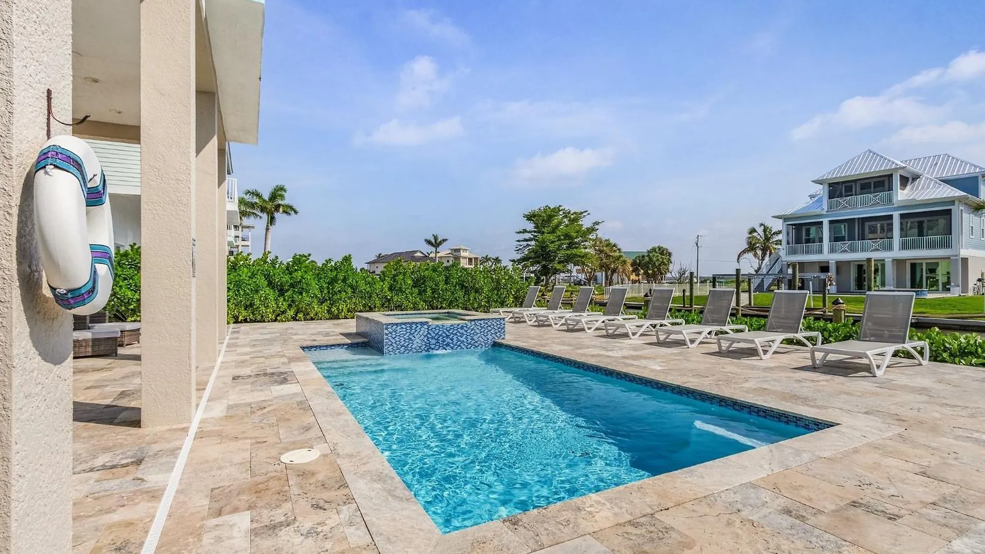 671 Estero Blvd 