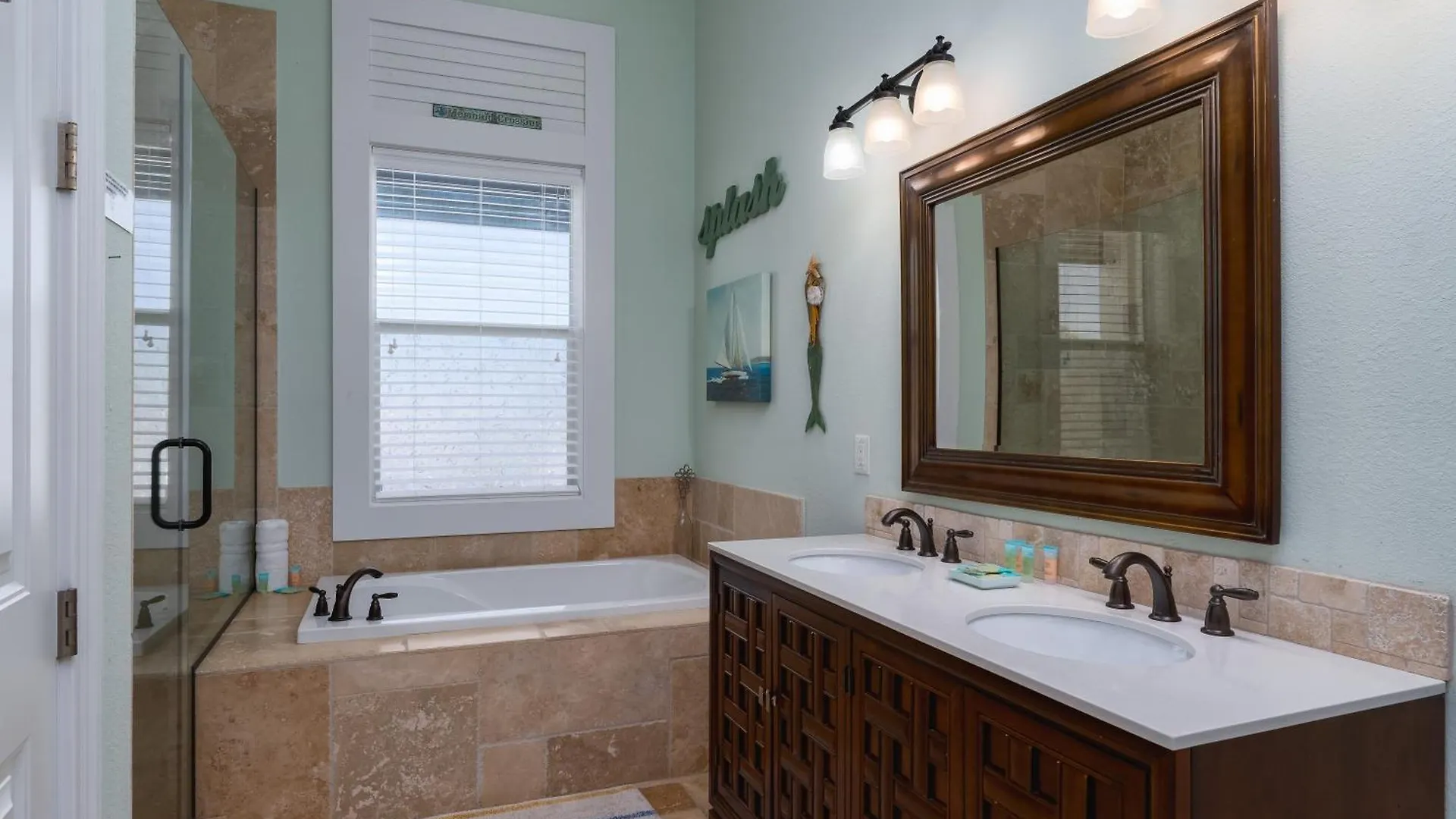 Beautiful With Private Pool On The North End Of Myers Beach!