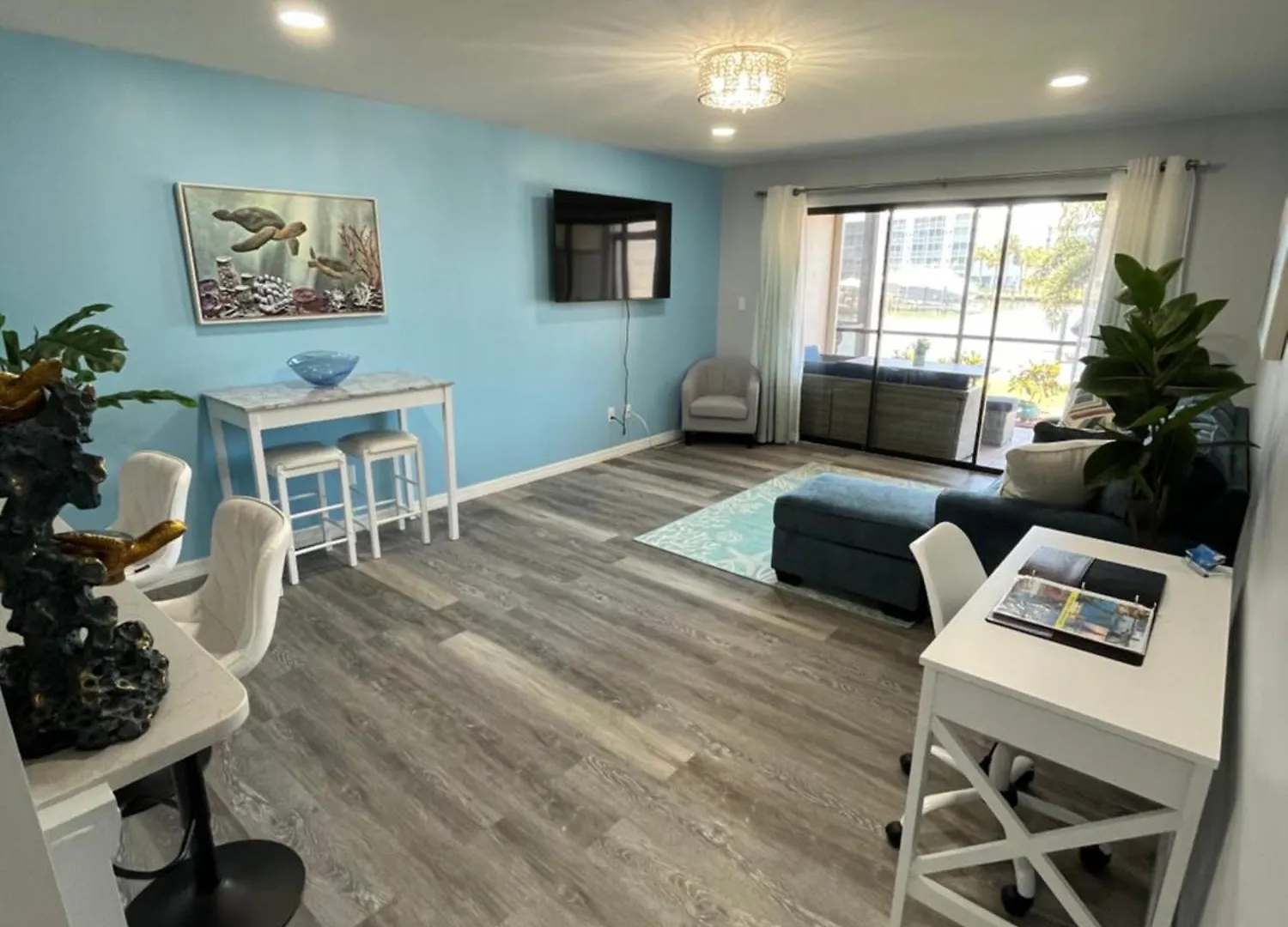 Luxury Beach Condo Located On The Bay In A Tropical Oasis!!! Fort Myers Beach