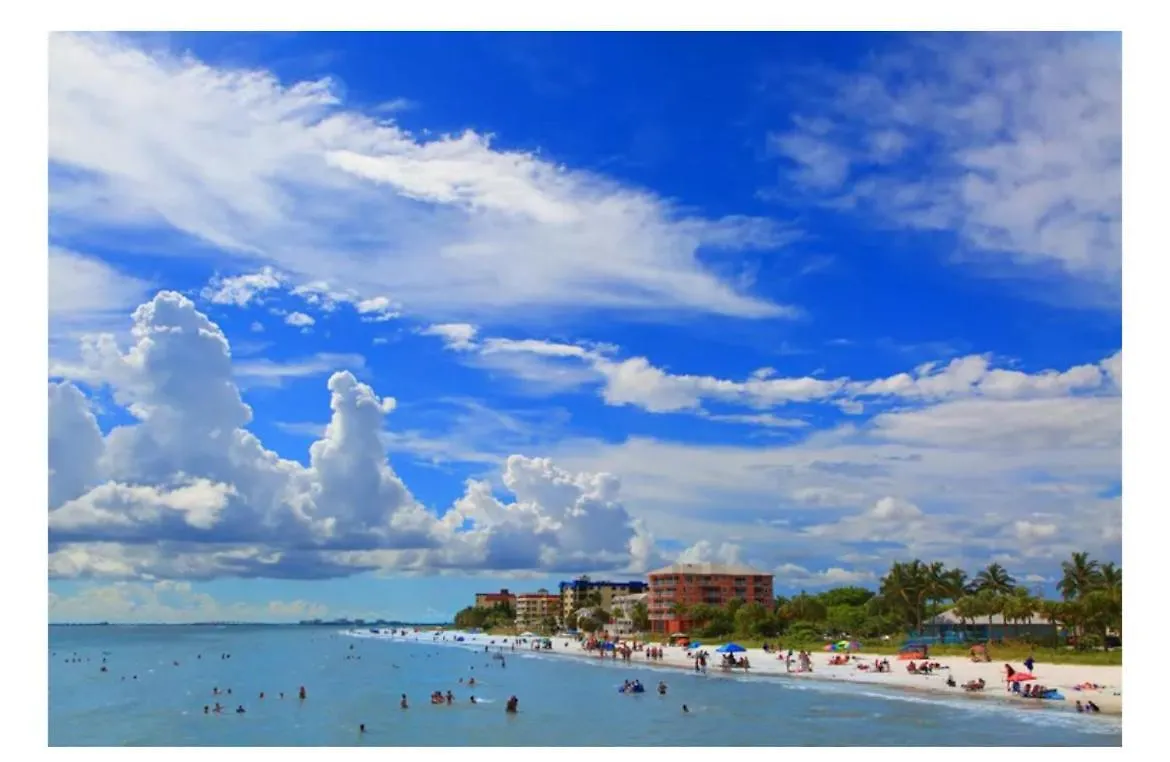 Luxury Beach Condo Located On The Bay In A Tropical Oasis!!! *
