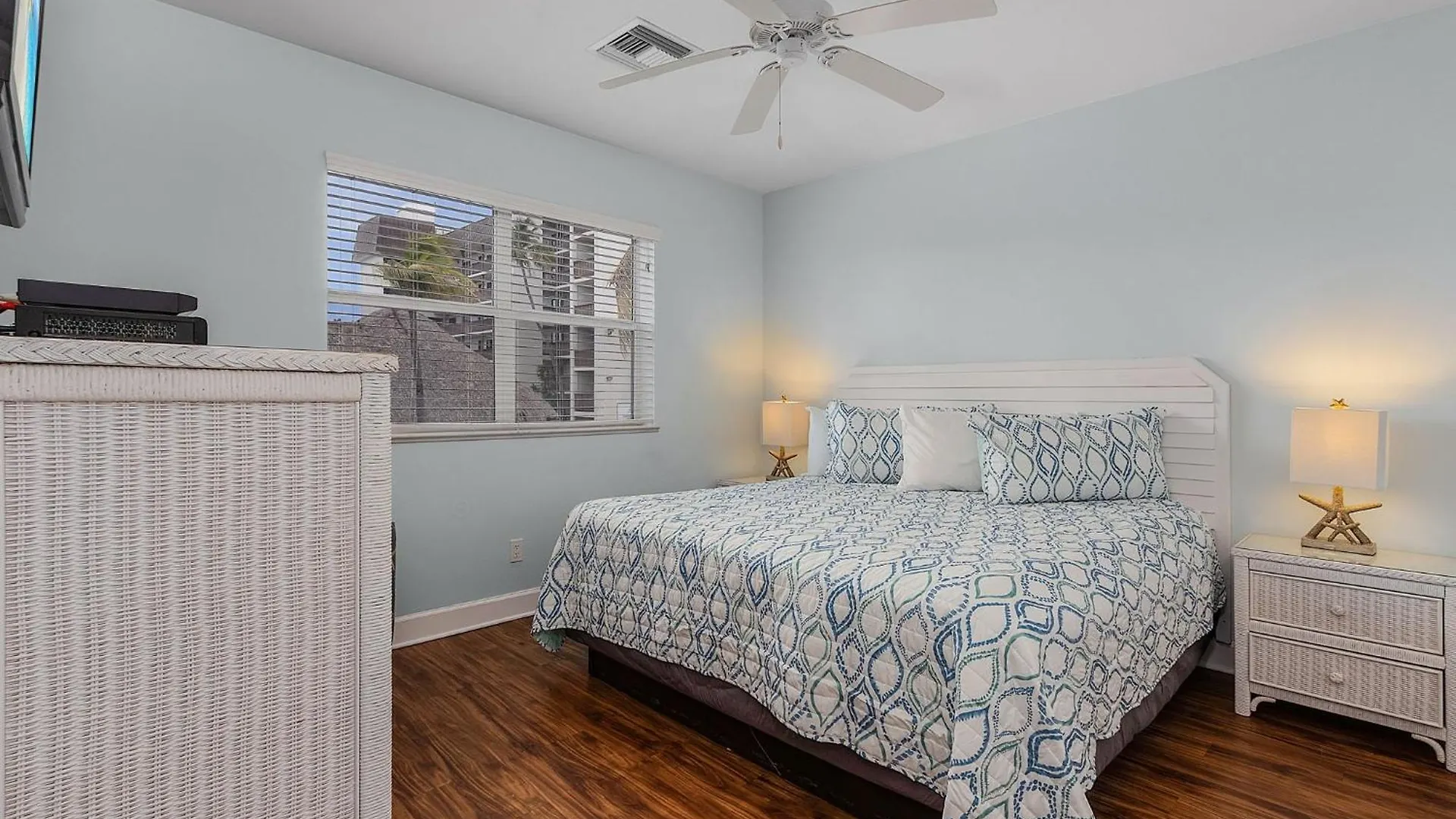 Harbour House At The Unit 205 * Fort Myers Beach